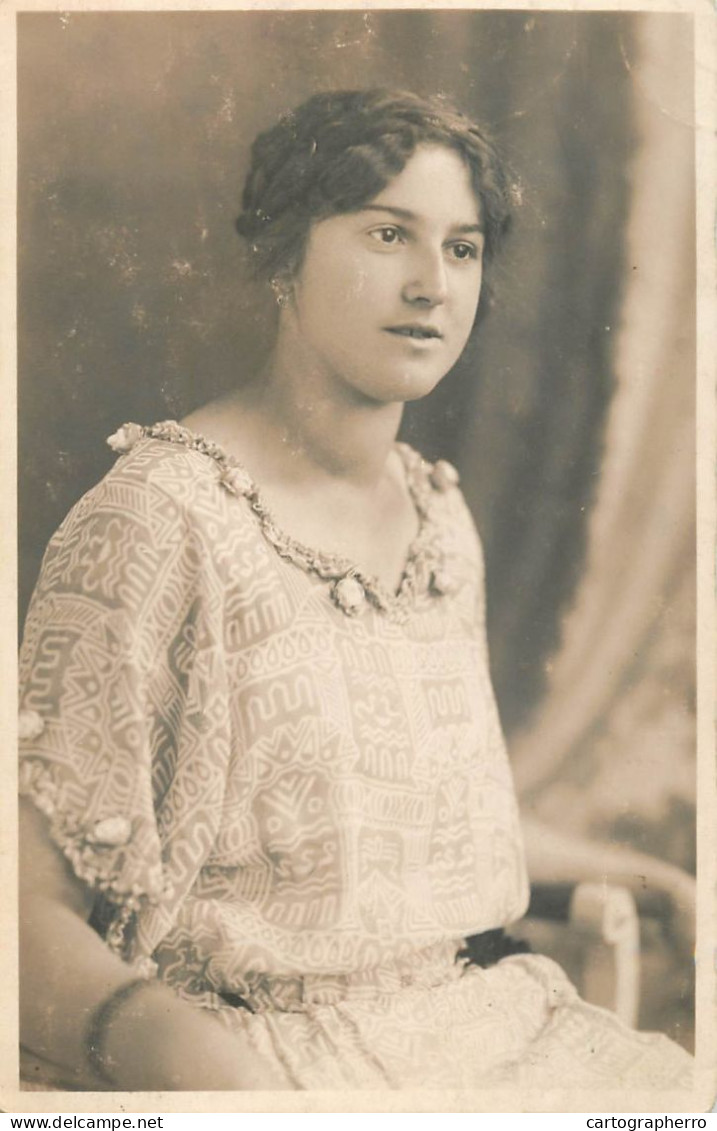 Social History Souvenir Real Photo Elegant Woman Coiffure - Fotografía