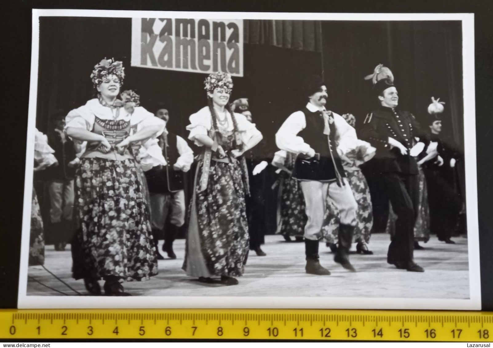 #21   LARGE PHOTO -  MAN AND WOMAN DANCE - DANCING IN POLISH NATIONAL  COSTUMES - POLAND - Anonyme Personen