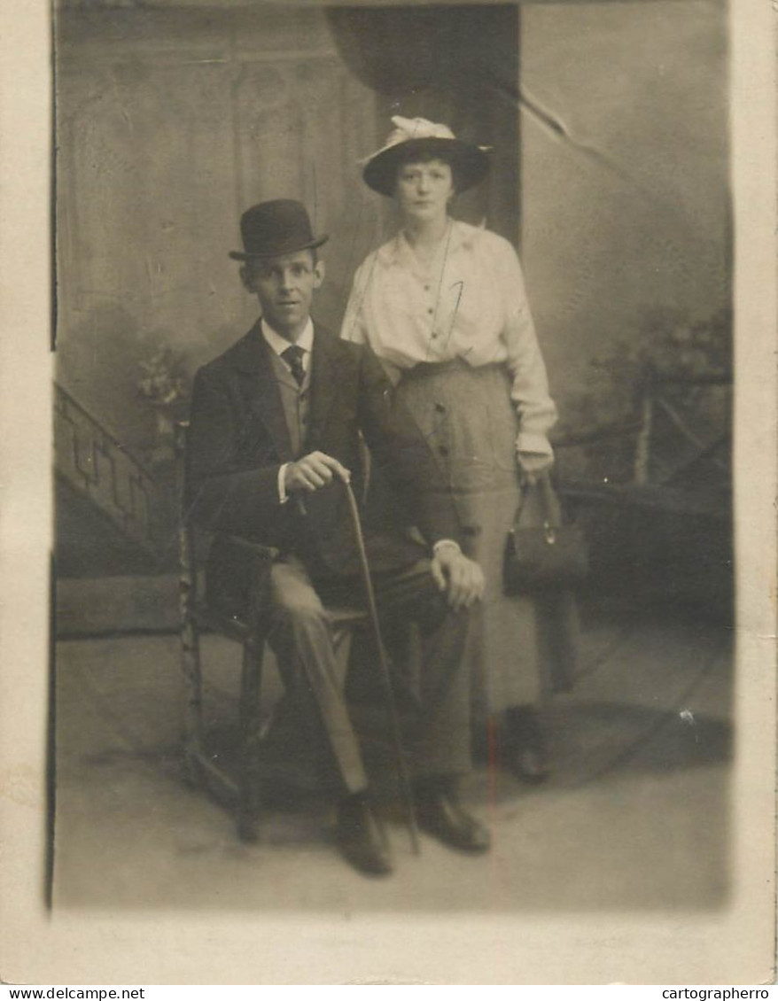 Social History Souvenir Real Photo Elegant Couple Hat Cane - Fotografía