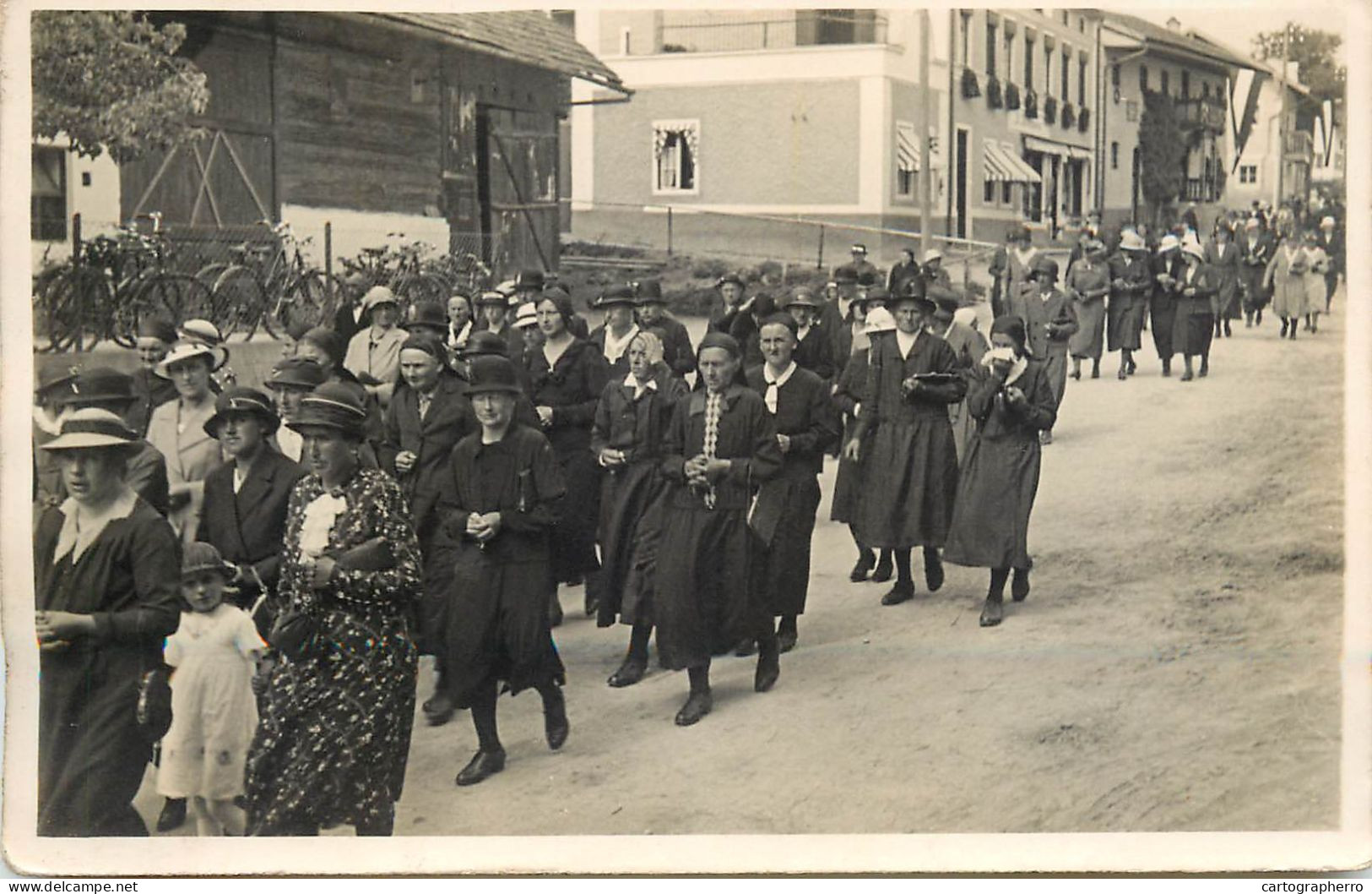 Social History Souvenir Real Photo Funeral Procession - Photographs