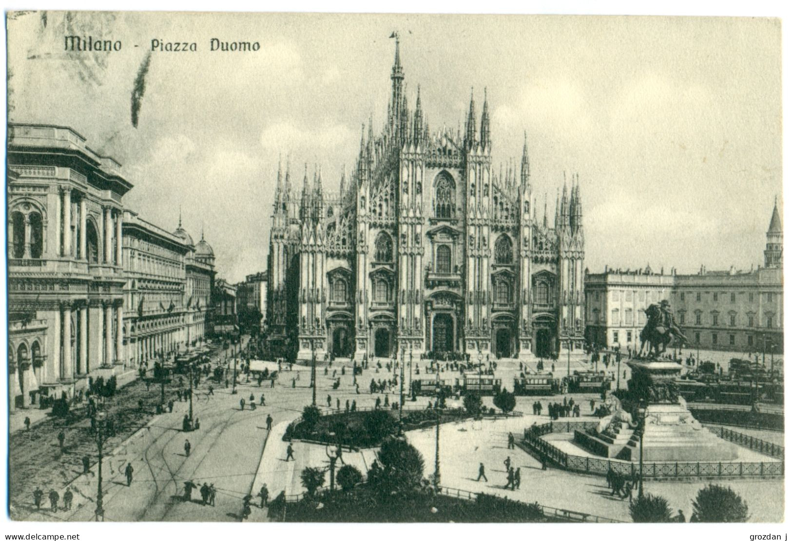 Milano, Piazza Duomo, Italy - Milano (Milan)