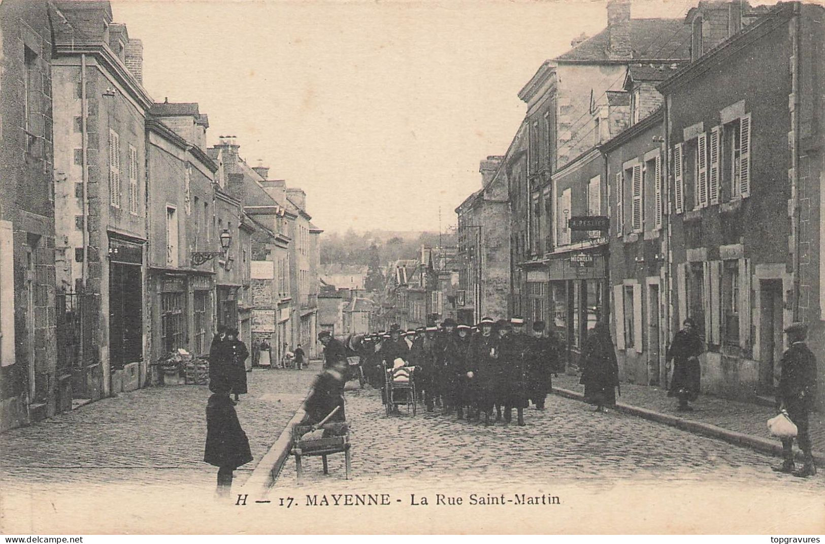 53 MAYENNE RUE SAINT-MARTIN - CORTEGE - 934 - Mayenne