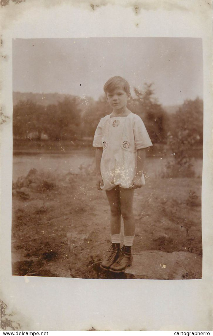 Social History Souvenir Real Photo Child In Nature - Fotografía