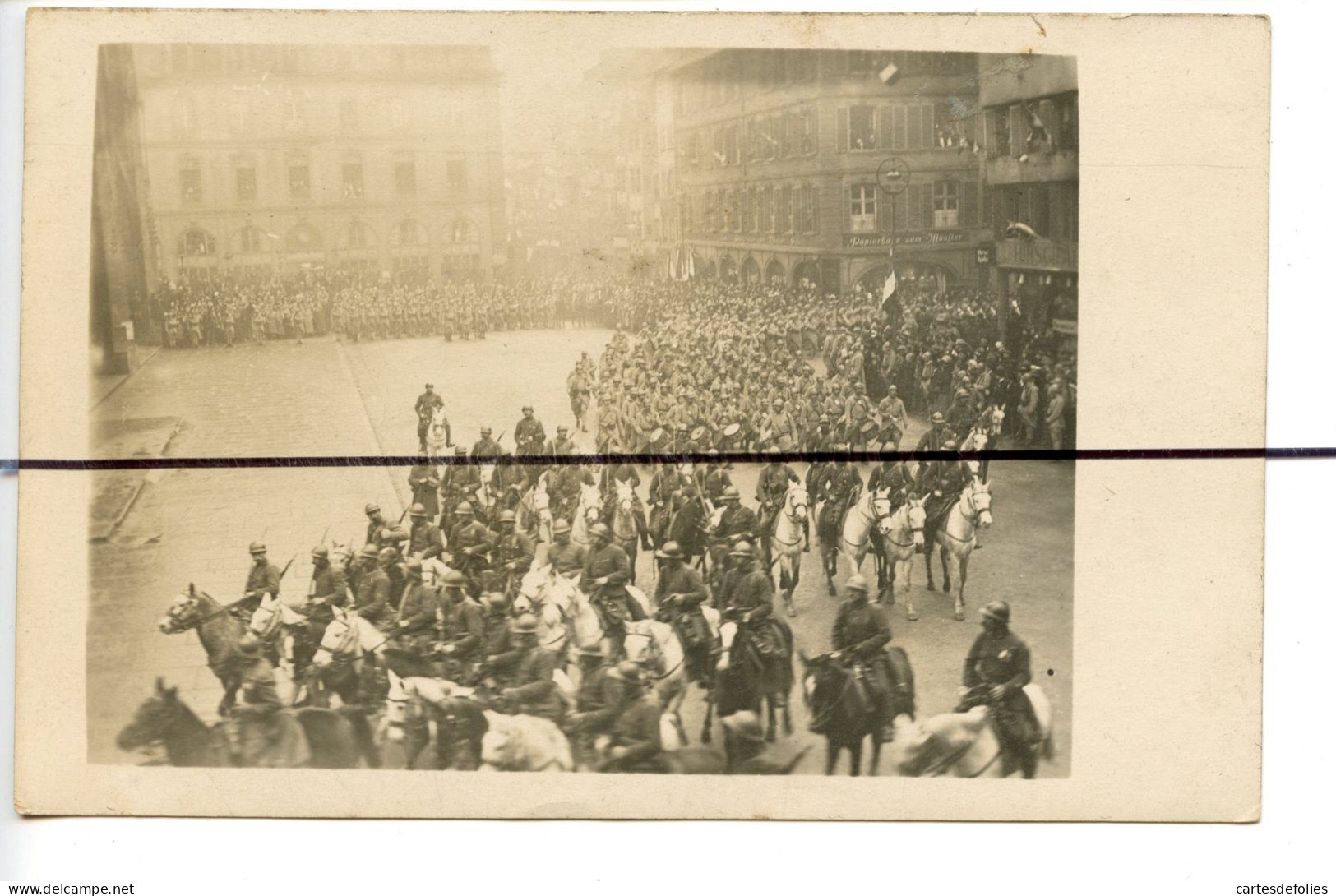 Carte Photo Militaire  .CPA . D67. Strasbourg. Défilé , Parade Sur La Place Kléber. Soldats . 3 Décembre 1918 - Strasbourg