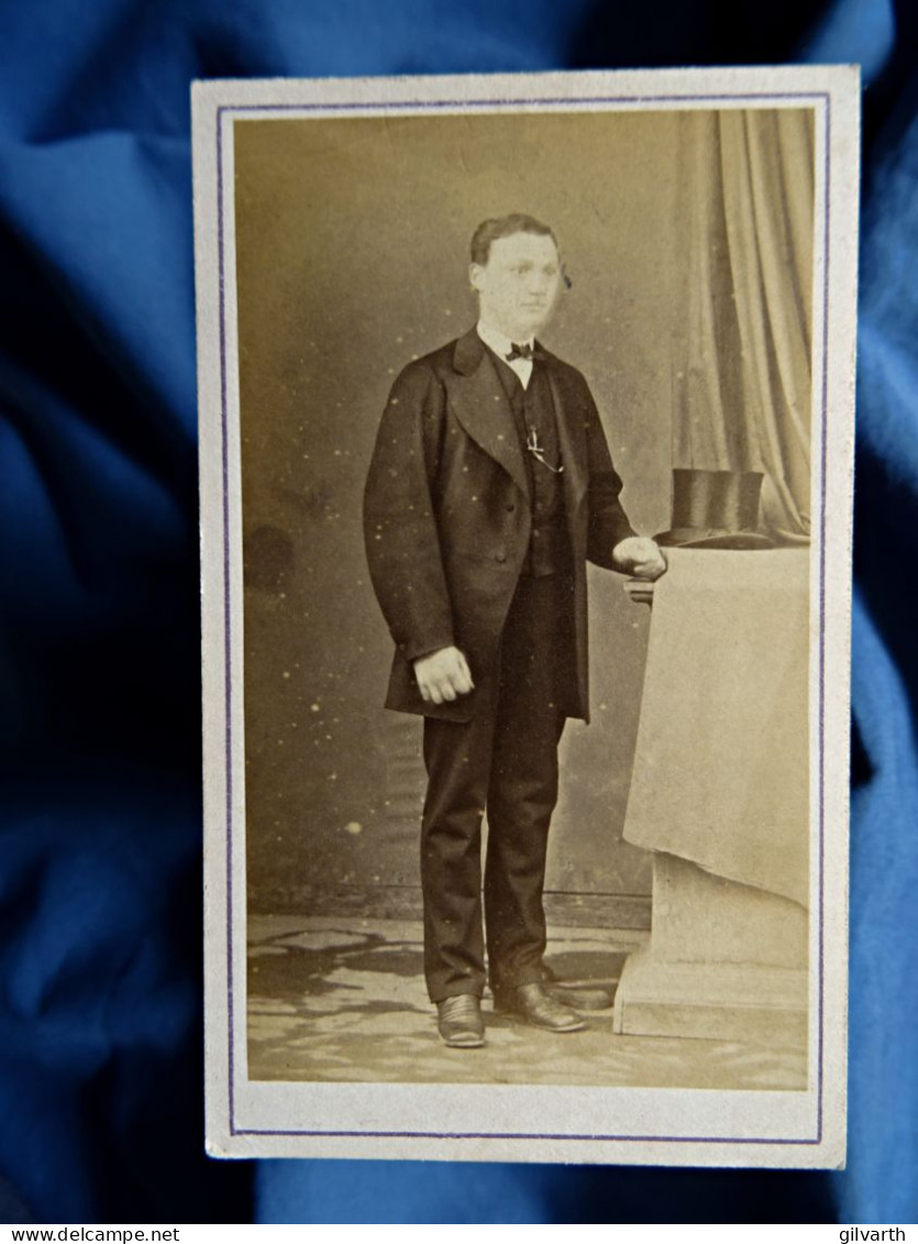 Photo Cdv Poujet, Epernay - Homme En Pied, Ca 1870-75 L438 - Anciennes (Av. 1900)