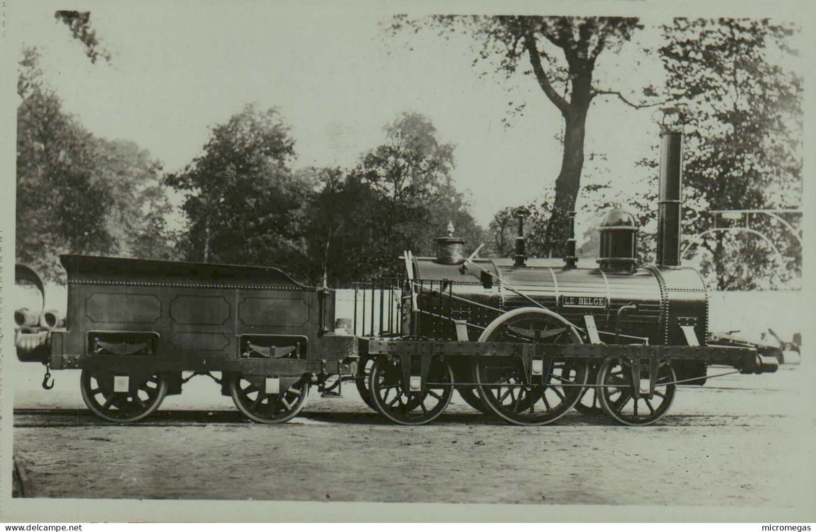 Les Locomotives Belges - La Première Locomotive Du Continent, Construite En 1835 Par John Cockerill à Seraing - Treinen