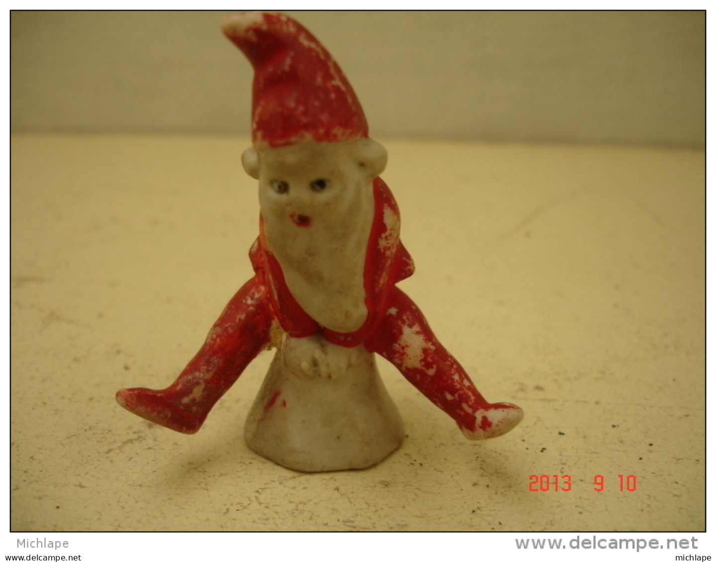 PERE  NOEL EN PORCELAINE  6cm - Andere & Zonder Classificatie