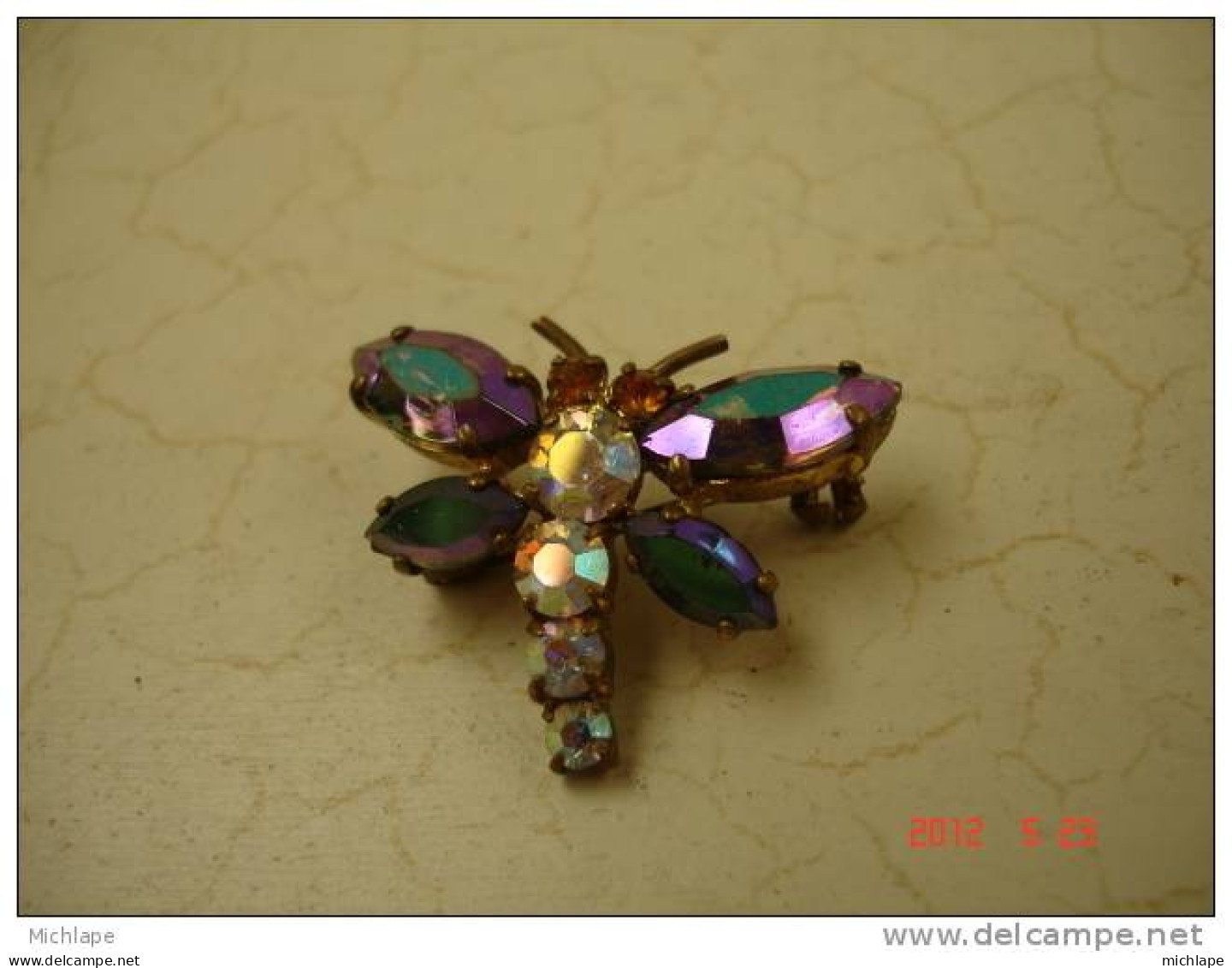 BROCHE  LIBELLULE OU ABEILLE  + STRASS  3 Cm,5 TRES BON ETAT BEL EFFET - Broches