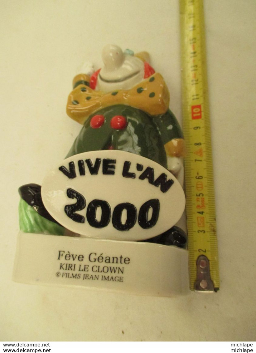 Sujet De Vitrine - Uniquement  Pour Boulangers  Et Patissiers  Feve  Géante Année 2000 - Kiri Le  Clown - - Art Populaire