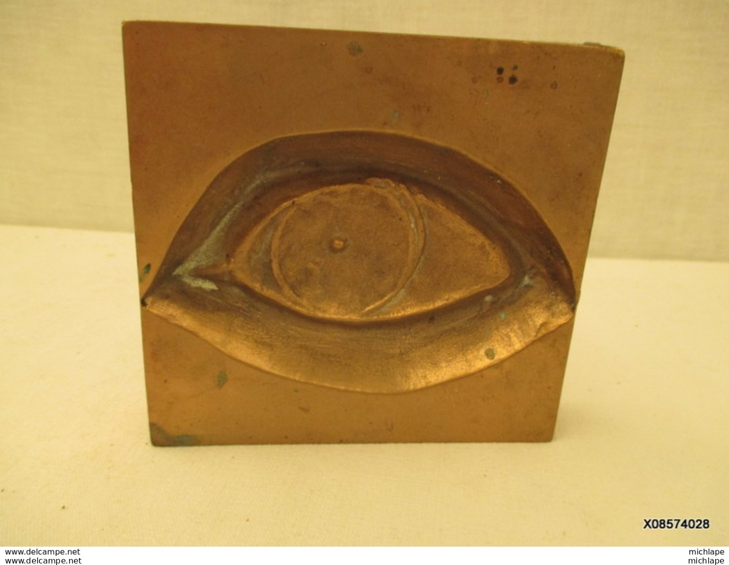 OBJET MACONIQUE  - OEIL EN BRONZE - 11 Cm SUR 11cm Poids 1Kg 200 - Bronzen