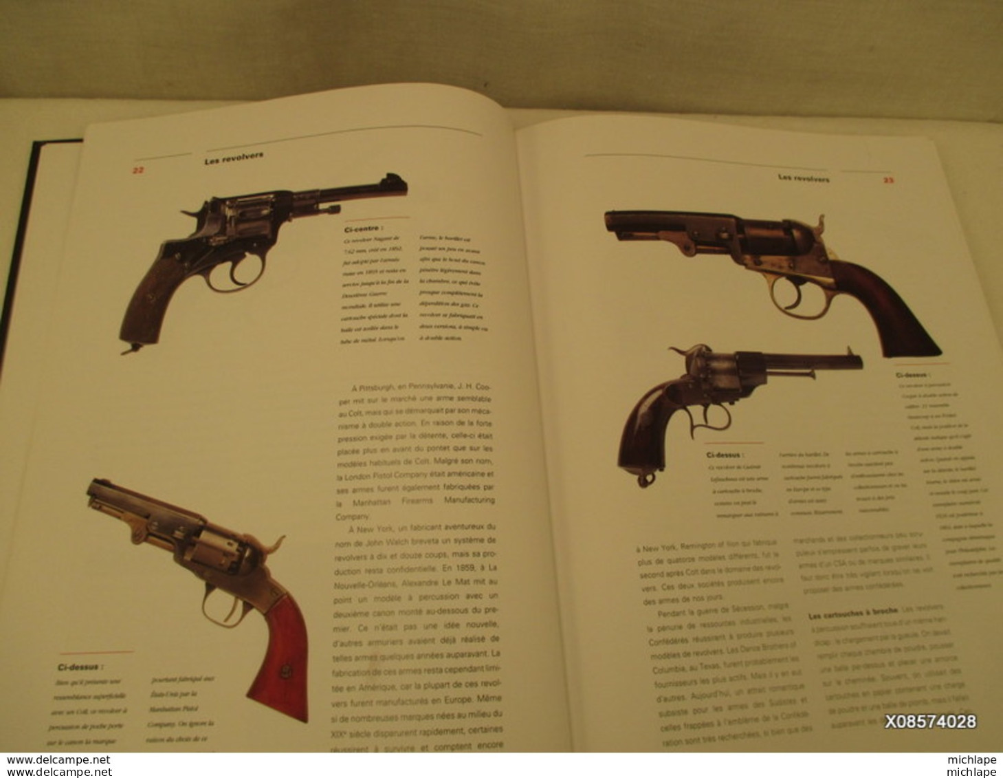 LIVRE  - les armes de poing  -  edition 1994 - format 33 cm X 24 cm - 112 pages  tres bon etat