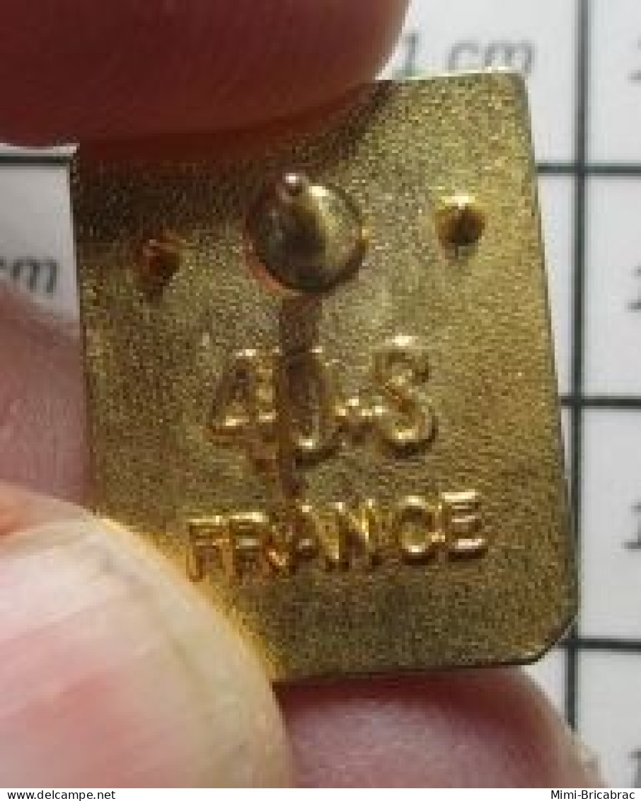 1818c Pin's Pins / Beau Et Rare / FRANCE TELECOM / ANNUAIRE ODA LES PAGES JAUNES Par 4PS - Telecom Francesi