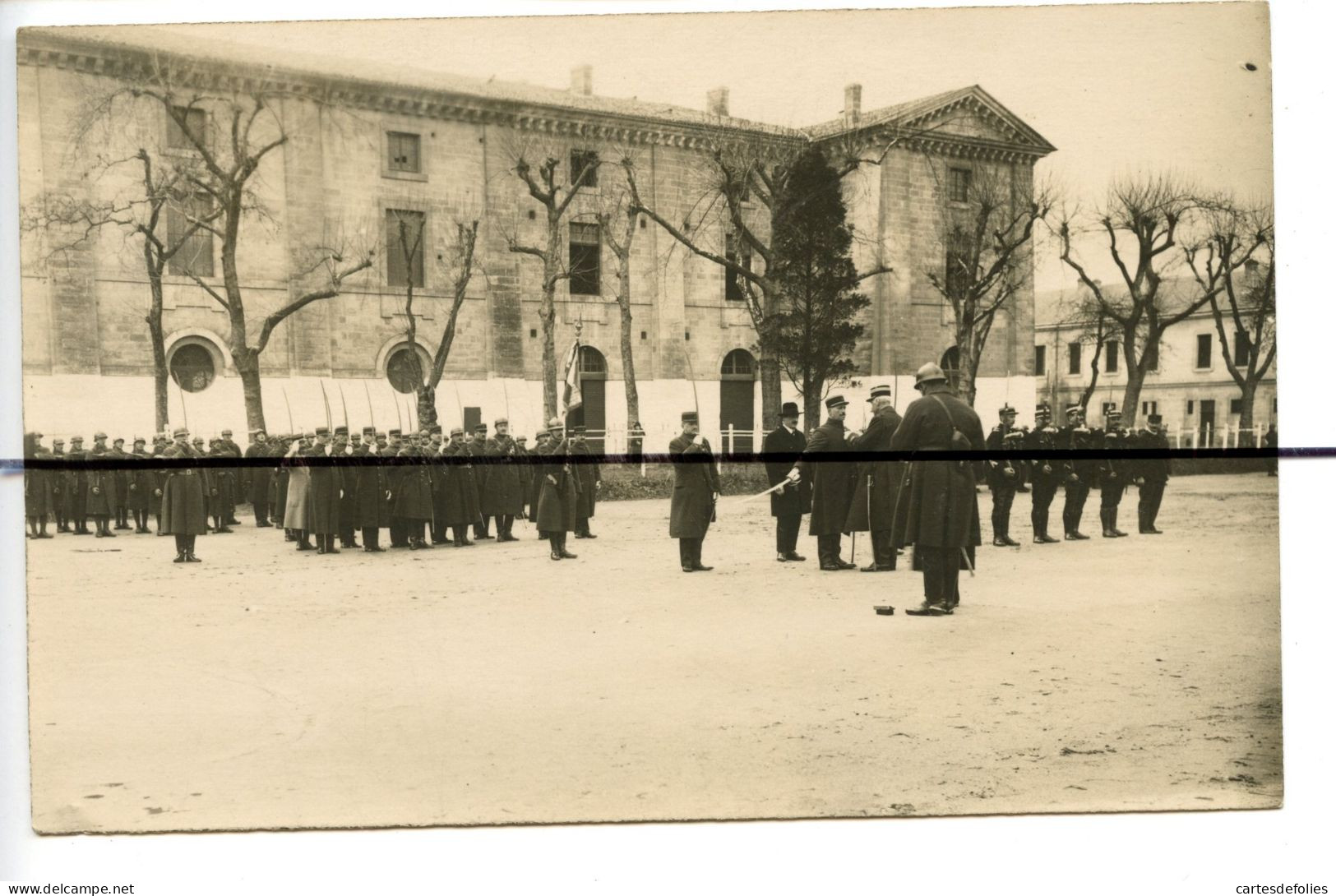 Carte Photo Militaire CPA D55 Libourne . Remise Des Médailles , Décorations  Lt Col  VAILLANT - Libourne