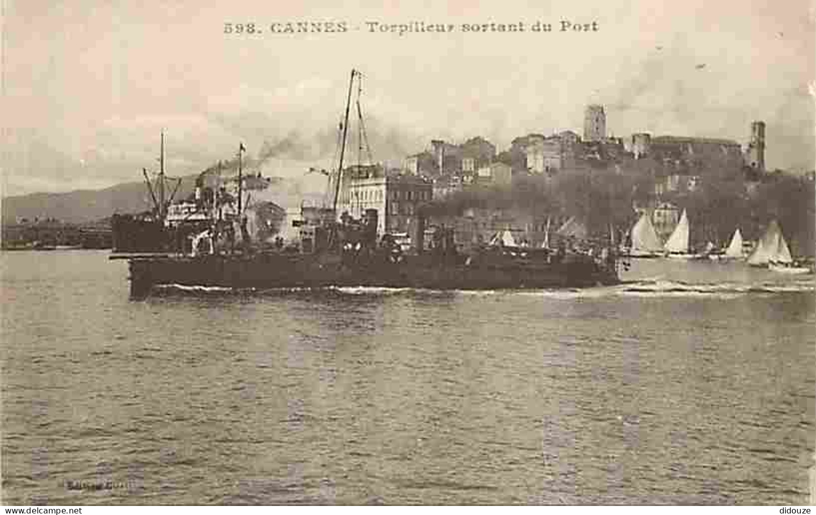 06 - Cannes - Torpilleur Sortant Du Port - Animée - Bateau - Militaria - CPA - Voir Scans Recto-Verso - Cannes