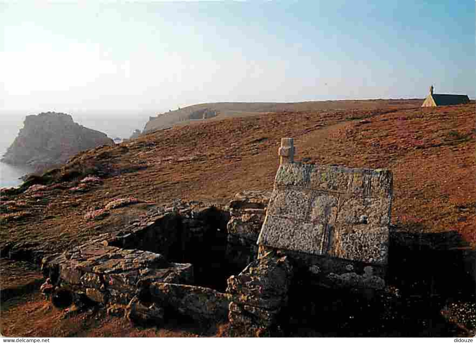 29 - Cleden - Cap Sizun - La Fontaine Et La Chapelle Saint They Sur Les Falaises De La Pointe Du Van - Voir Scans Recto  - Cléden-Cap-Sizun