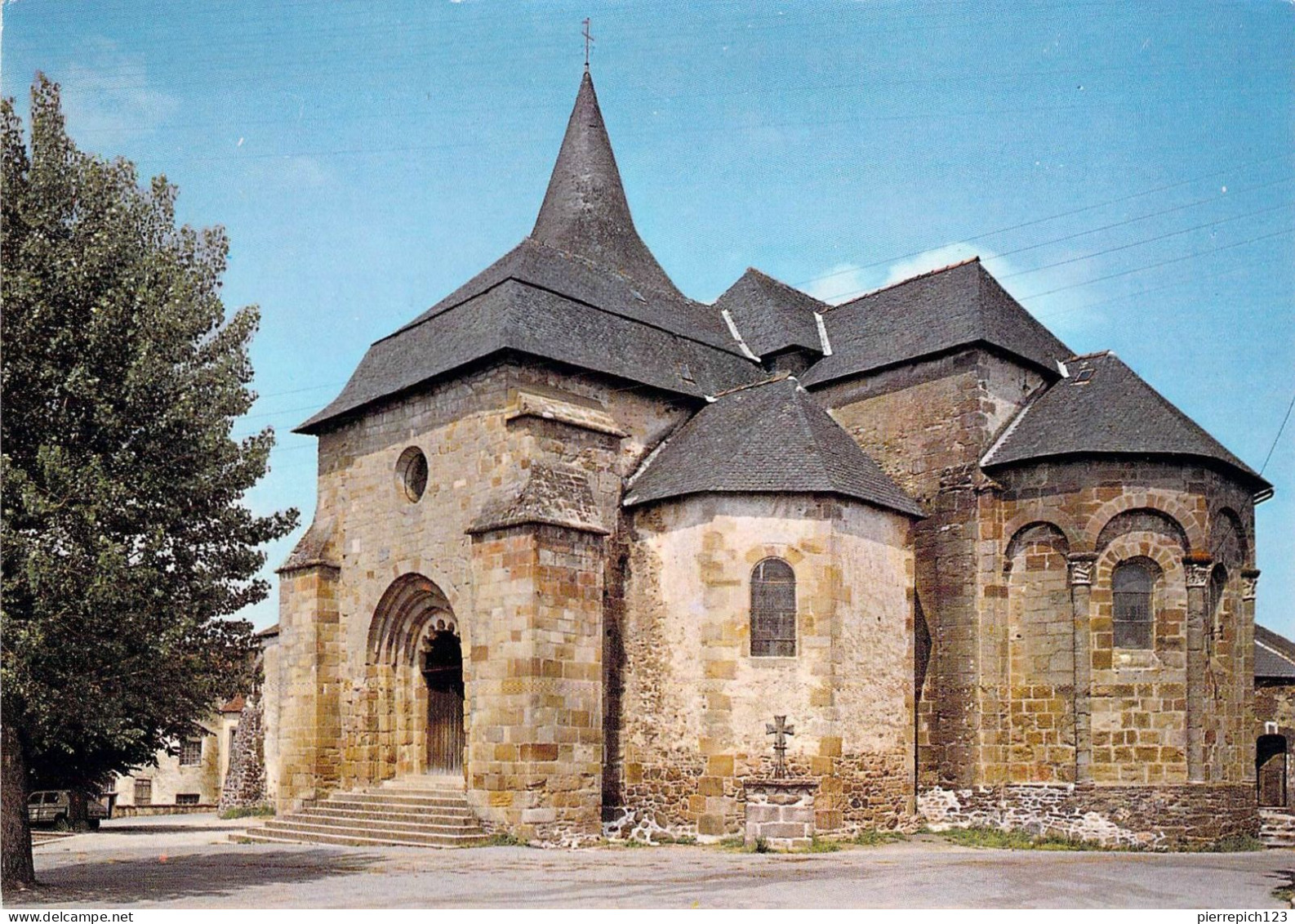 19 - Lubersac - L'Eglise (XIIe Siècle) - Autres & Non Classés