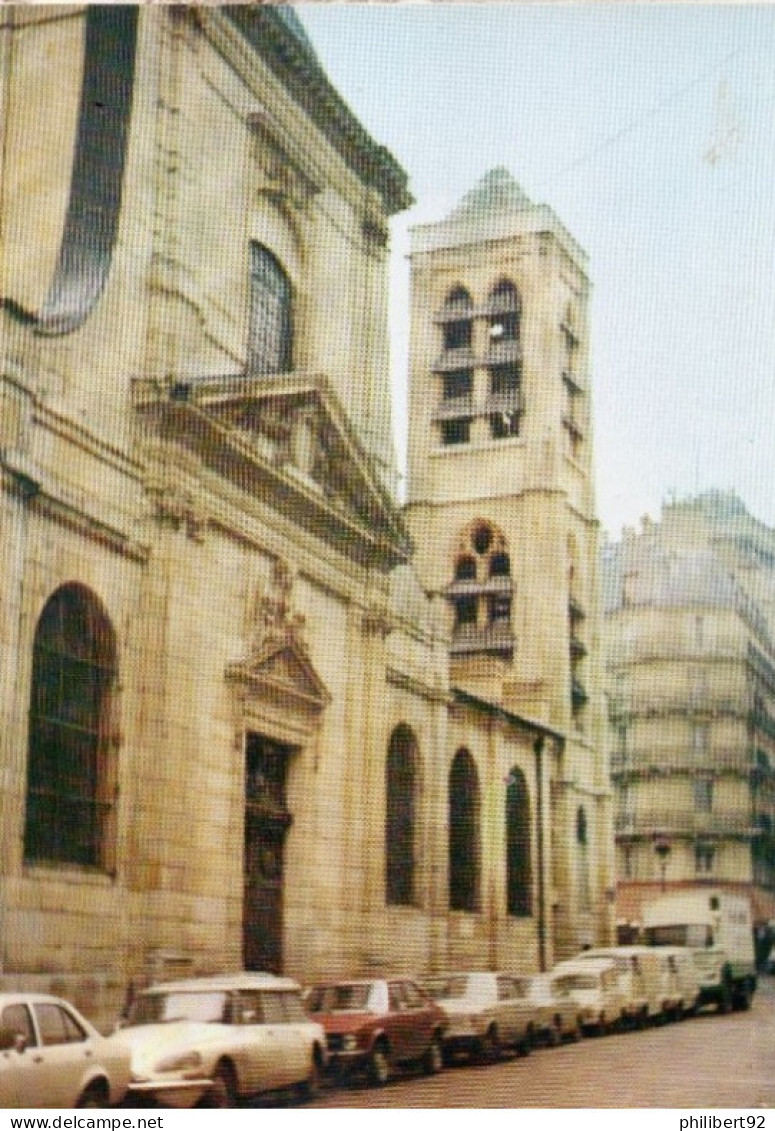 Paris. Eglise Saint-Nicolas Du Chardonnet. Automobiles Citroën DS Familiale, Volvo, Renault, Etc. - Kerken