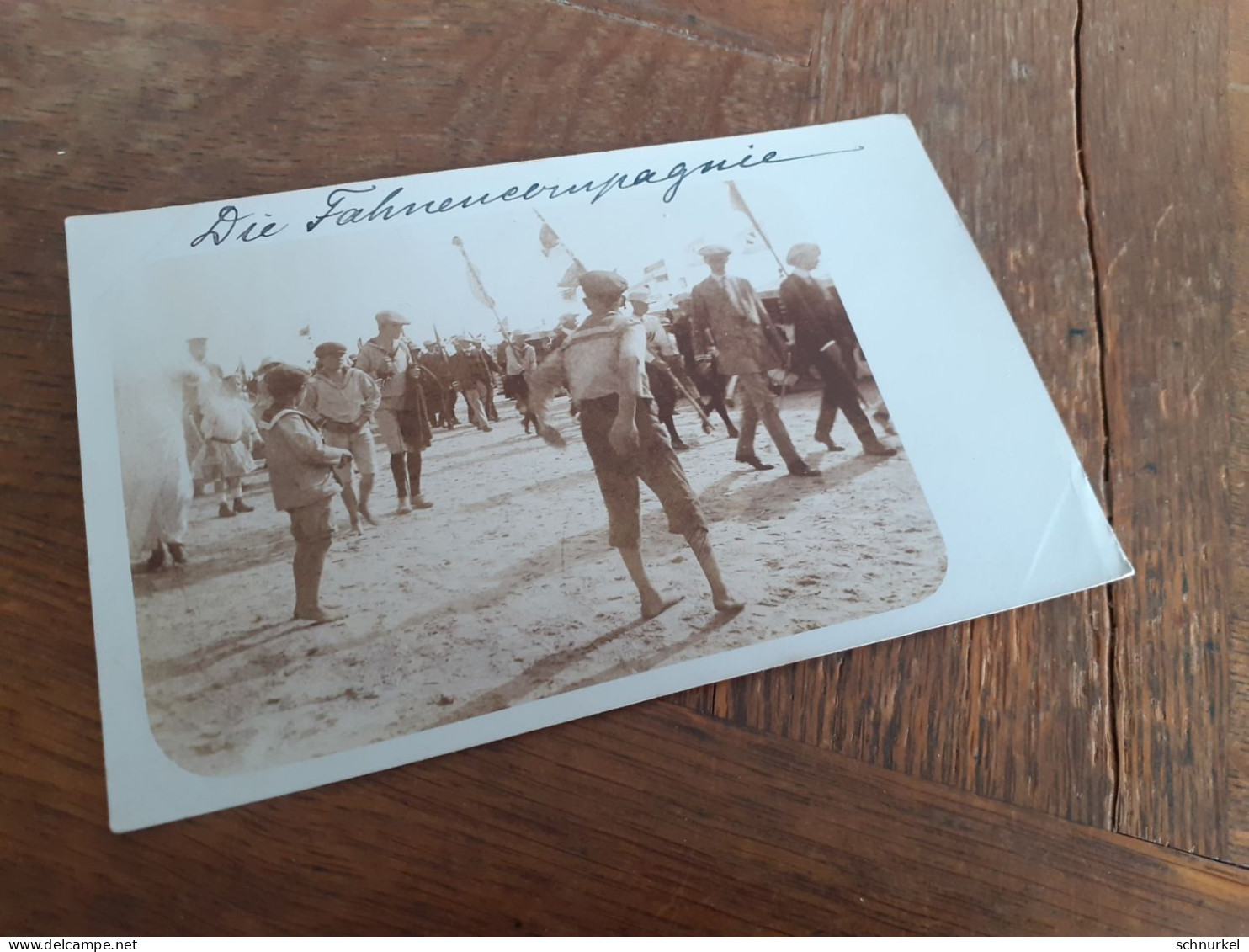 IRGENDWO In DEUTSCHLAND DAZUMAL - Die FAHNENCOMPAGNIE - HERREN Mit FAHNEN - JUNGS In MARINE LOOK - Anonyme Personen