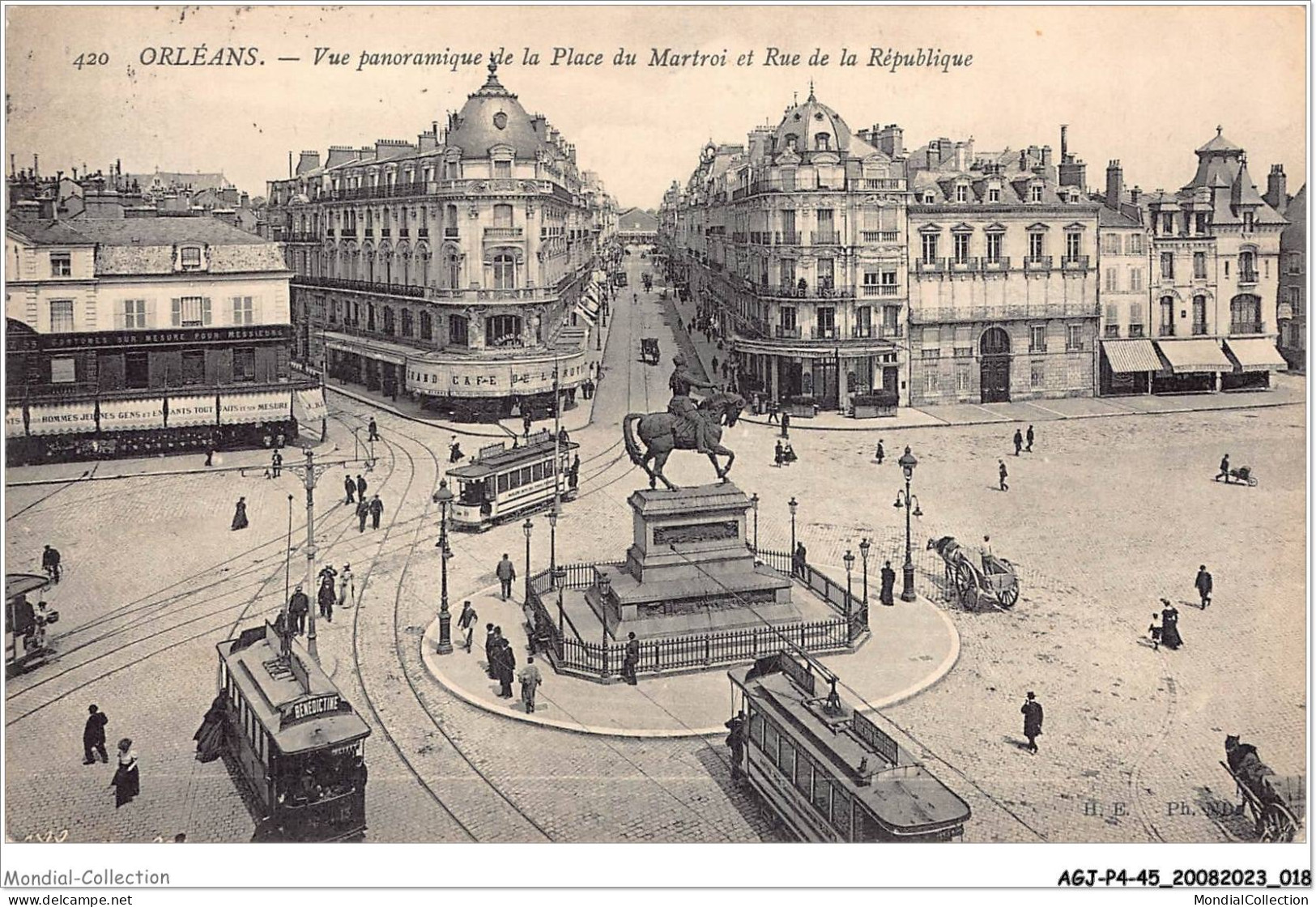 AGJP4-0281-45 - ORLEANS - Vue Panoramique De La Place Du Martroi Et Rue De La République  - Orleans