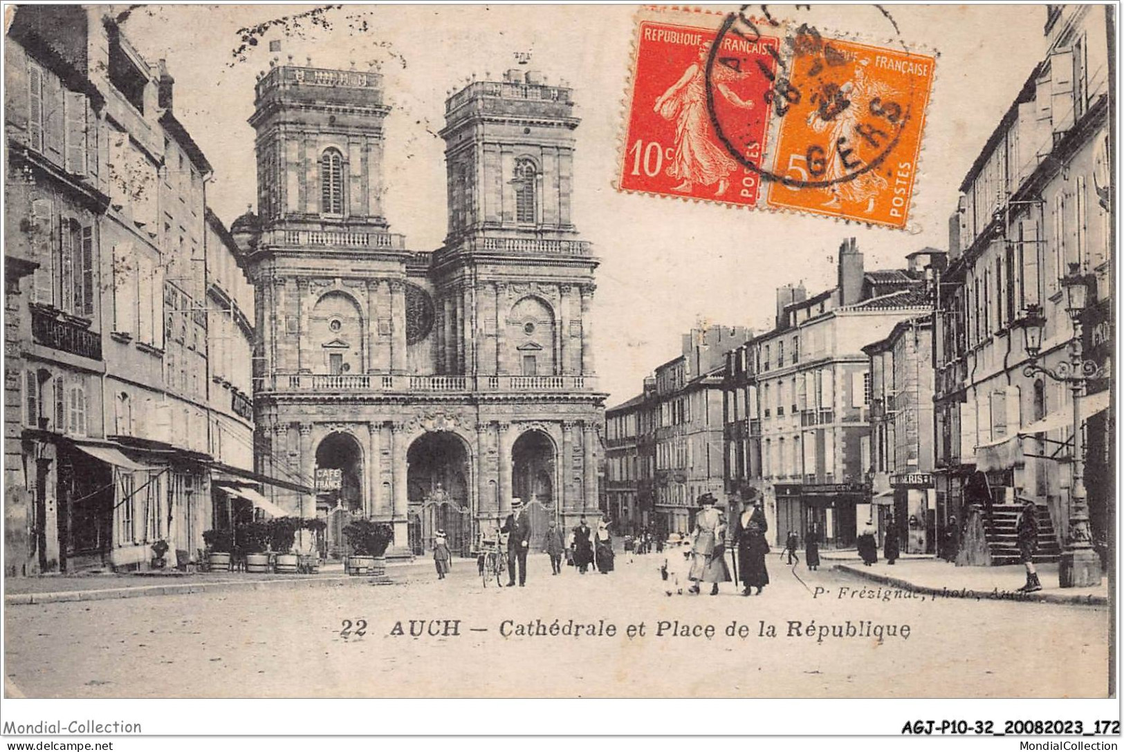 AGJP10-0892-32 - AUCH - Cathédrale Et Place De La République  - Auch