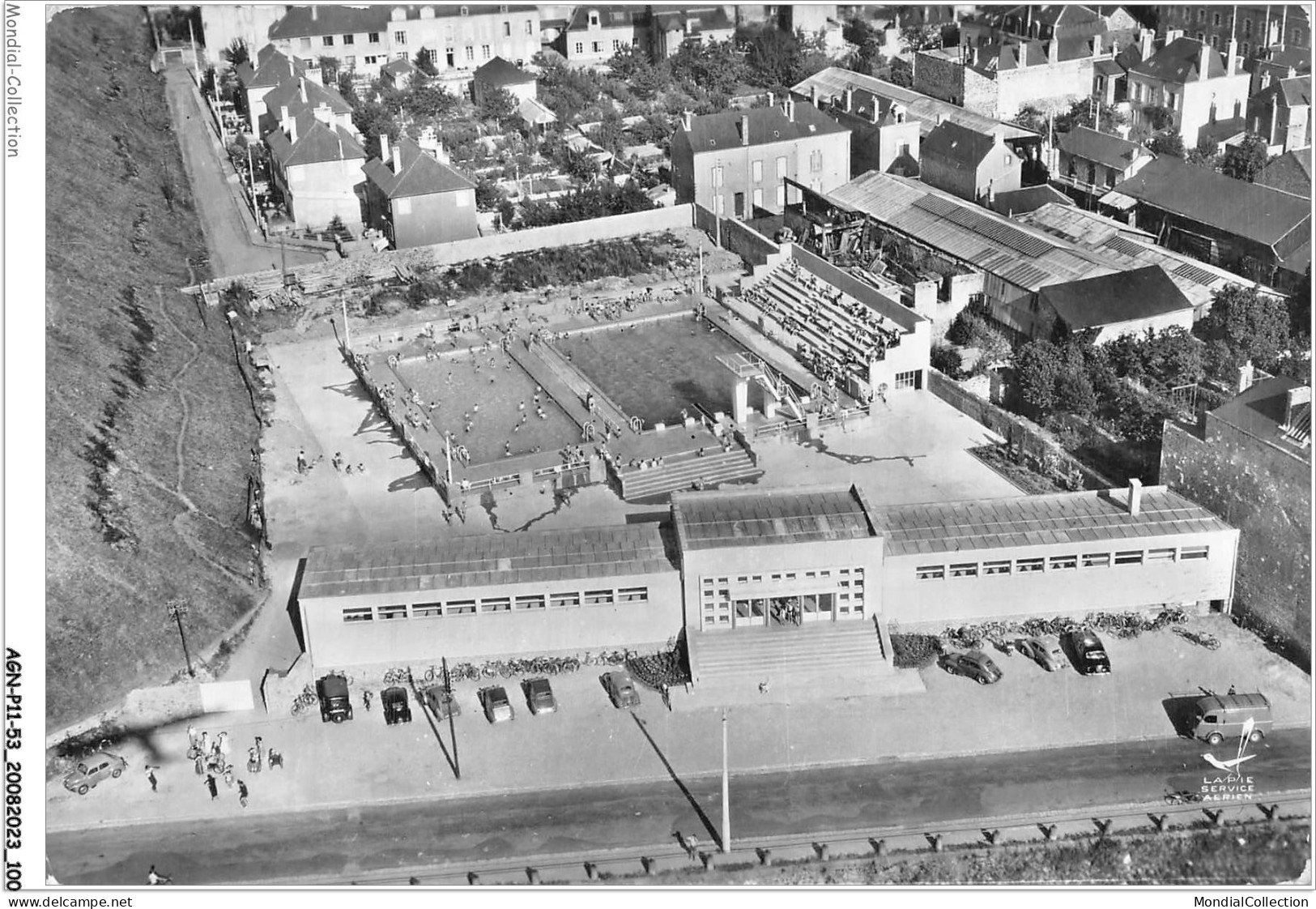 AGNP11-0899-53 - LAVAL - Avion Au-dessus - La Piscine - Laval