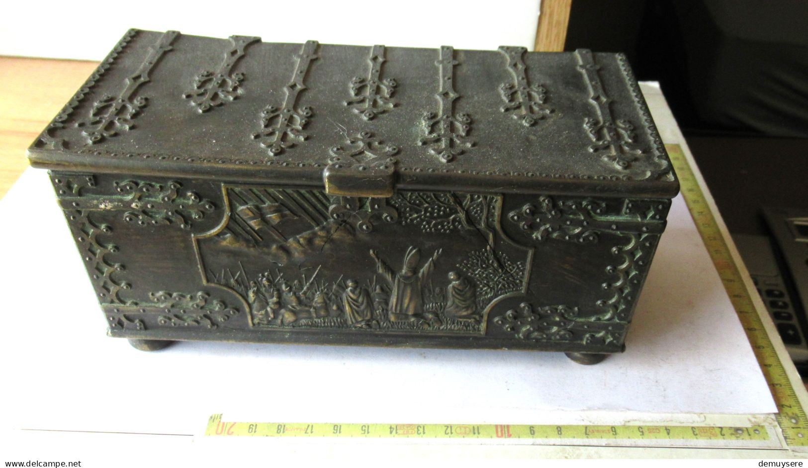 LADE 400  - Koning Valdemar's Kruistochten Herdenkingsdoos 1219 Door Iron Art Kopenhagen - 1838 Gram - 20x10x9 Cm - Bronzes