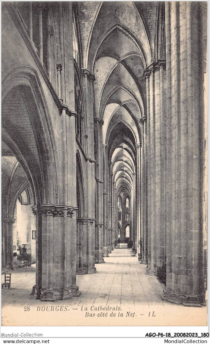 AGOP6-0555-18 - BOURGES - La Cathédrale - Bas-côté De La Nef - Bourges