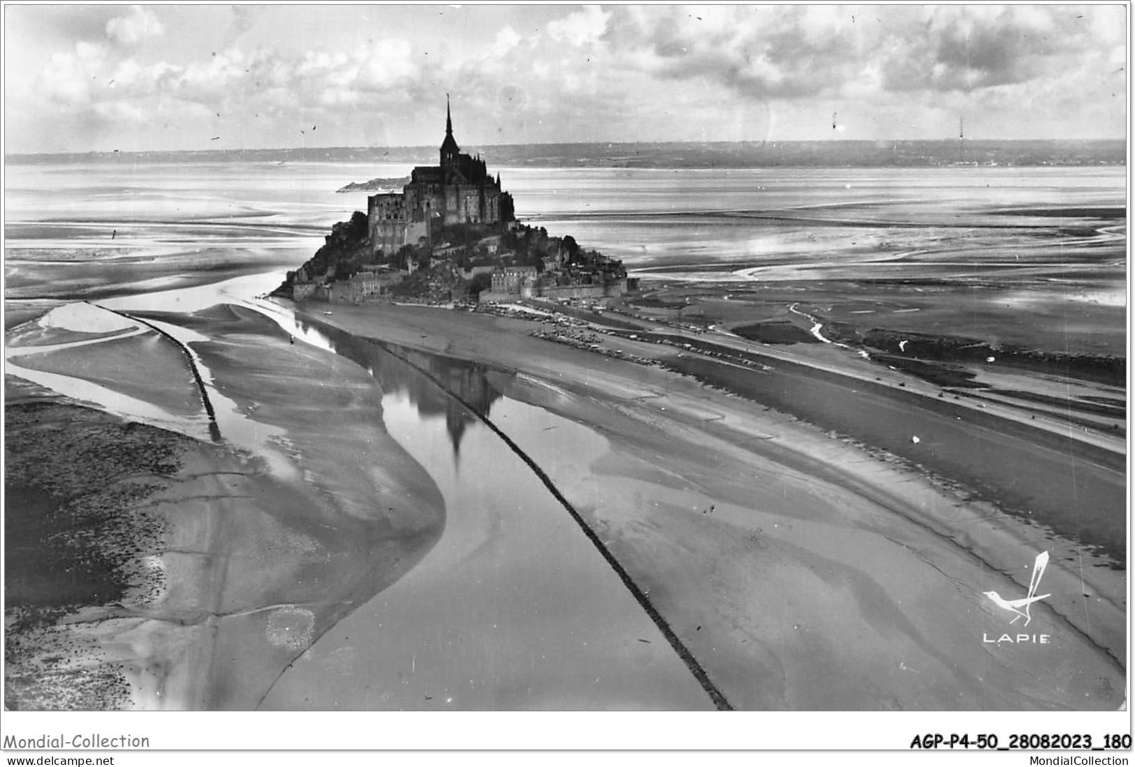 AGPP4-0414-50 - LE-MONT-SAINT-MICHEL - Vue Aérienne Sur Le Chateau  - Le Mont Saint Michel