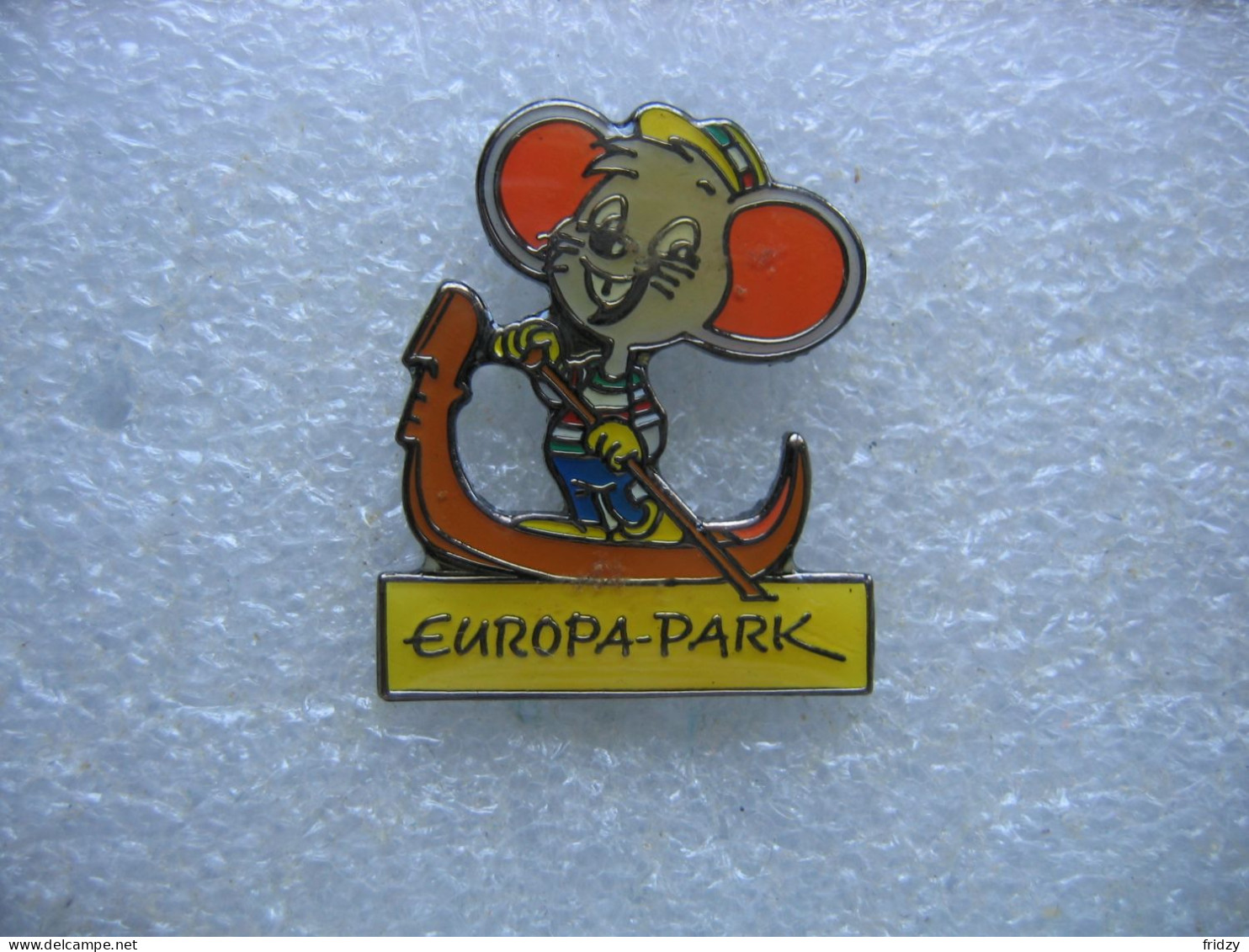 Pin's De La Souris Du Parc D'attraction EUROPA PARK à Rust En Allemeagne - Autres & Non Classés