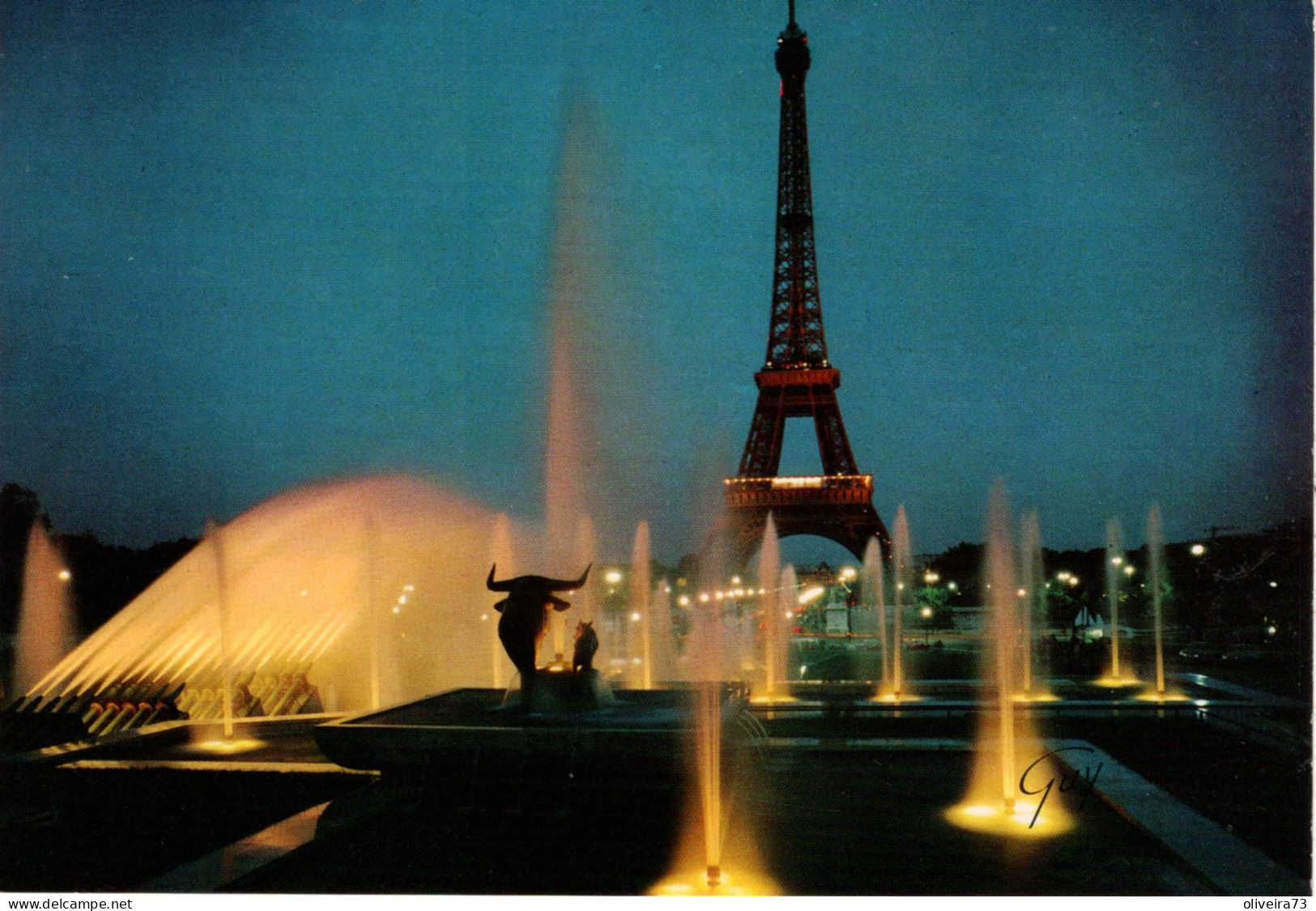 PARIS - La Tour Eiffel (1887-1889) Et Les Jets D'eau - Eiffeltoren