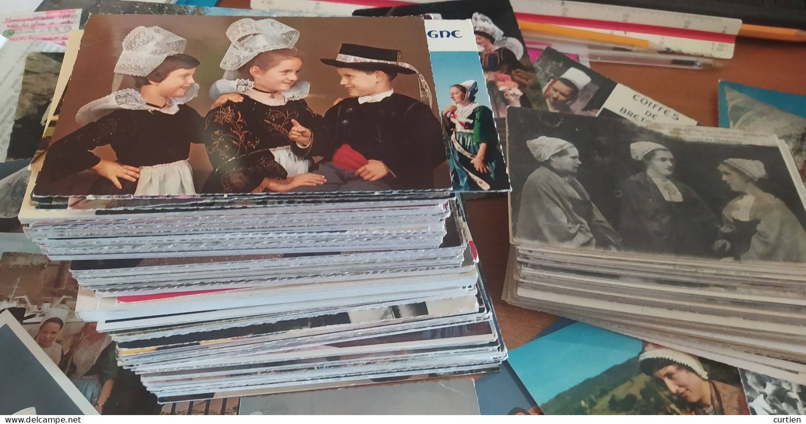 Folklore . Tenues . Habits Etc ... Lot De 400 Cartes - Costumes