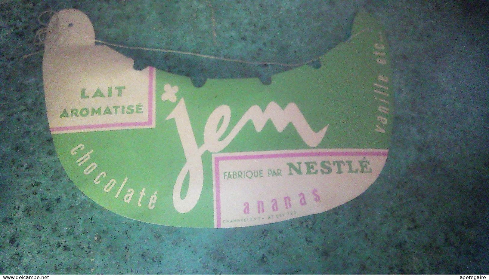 Nestlè Vieux Papier Publicité Visière En Carton Jem Lait Aromatisé Chocolaté à L'ananas Vanille. Etc. - Advertising