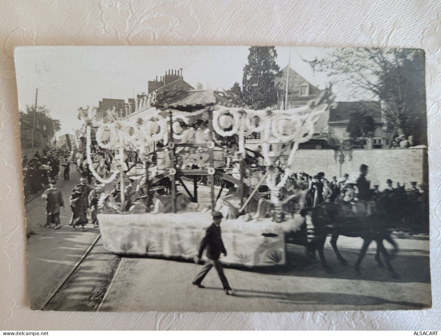 Carte Photo , Cortege à Situer - Te Identificeren