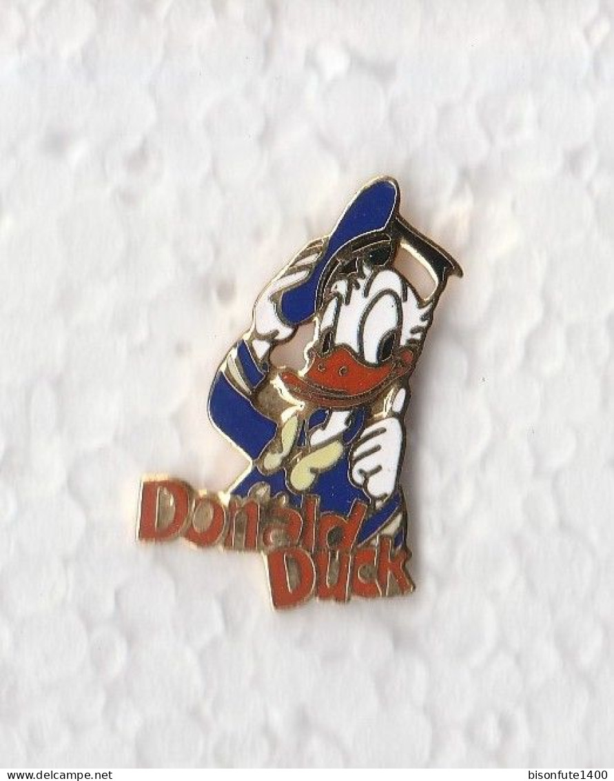 1 Pin's DONALD DUCK - DISNEY - En Métal Doré Et 1 Attache. - Disney