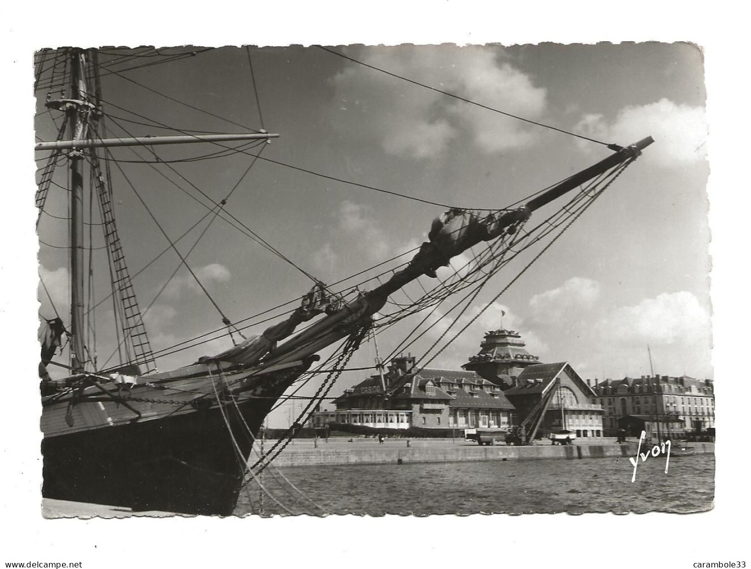 CPA 35 SAINT-MALO   Le Casino Vu Du Bassin à Flot Photo Yvon Non Circulée( 1599) - Saint Malo