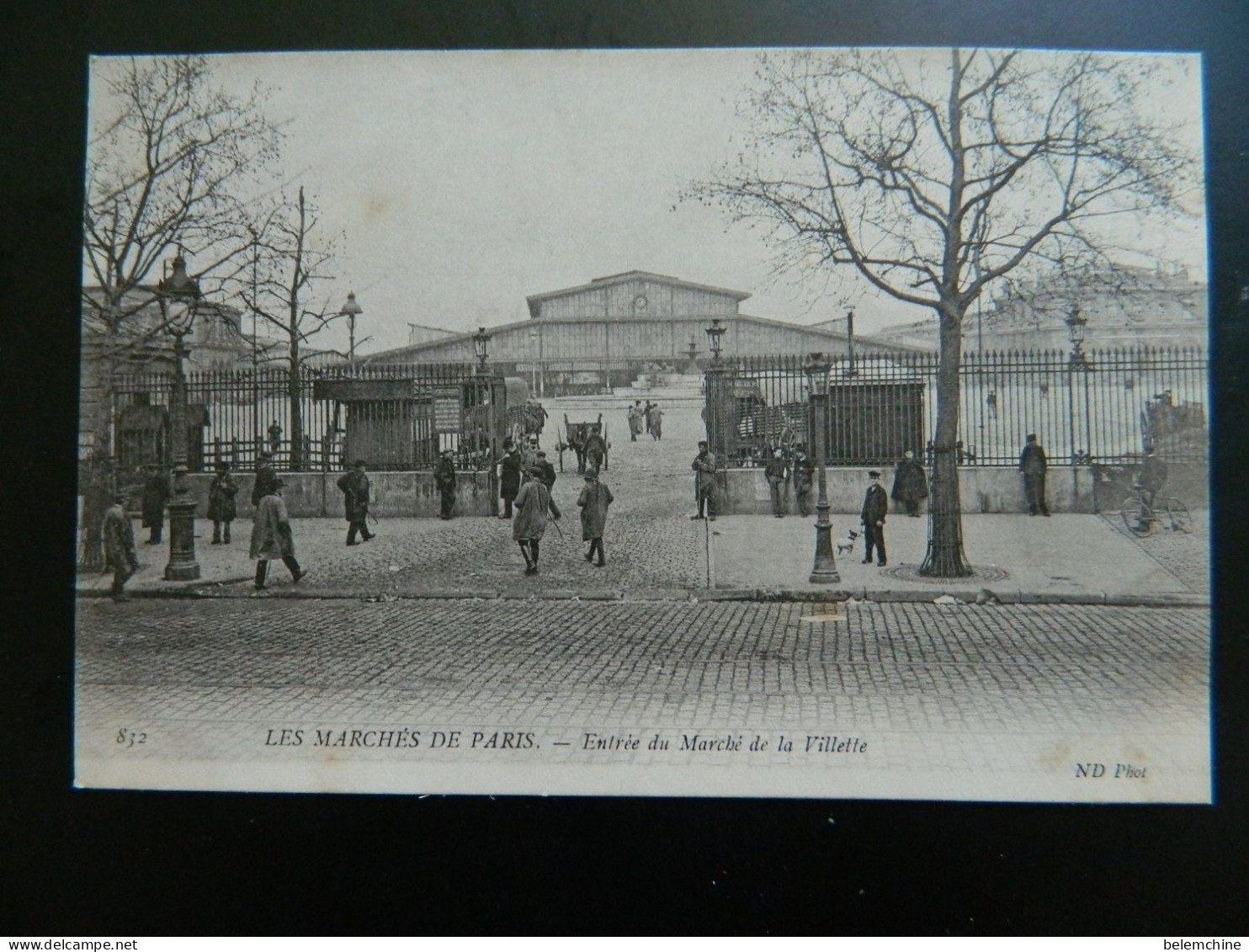 LES MARCHES DE PARIS               ENTREE DU MARCHE  DE LA VILLETTE - Arrondissement: 19