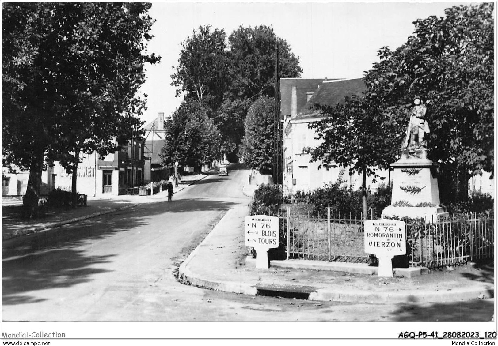 AGQP5-0374-41 - SELLES-SUR-CHER - L'avenue De La Gare Et Le Square - Selles Sur Cher