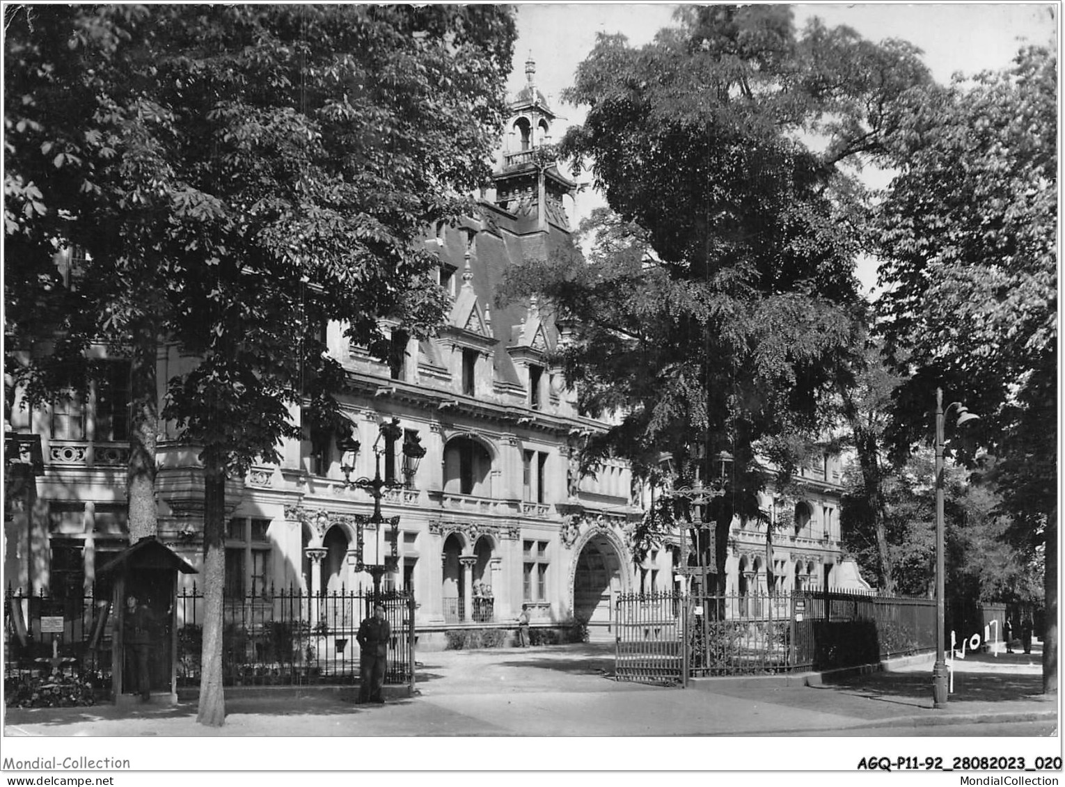 AGQP11-0854-92 - NEUILLY-SUR-SEINE - Le Chateau De Madrid  - Neuilly Sur Seine