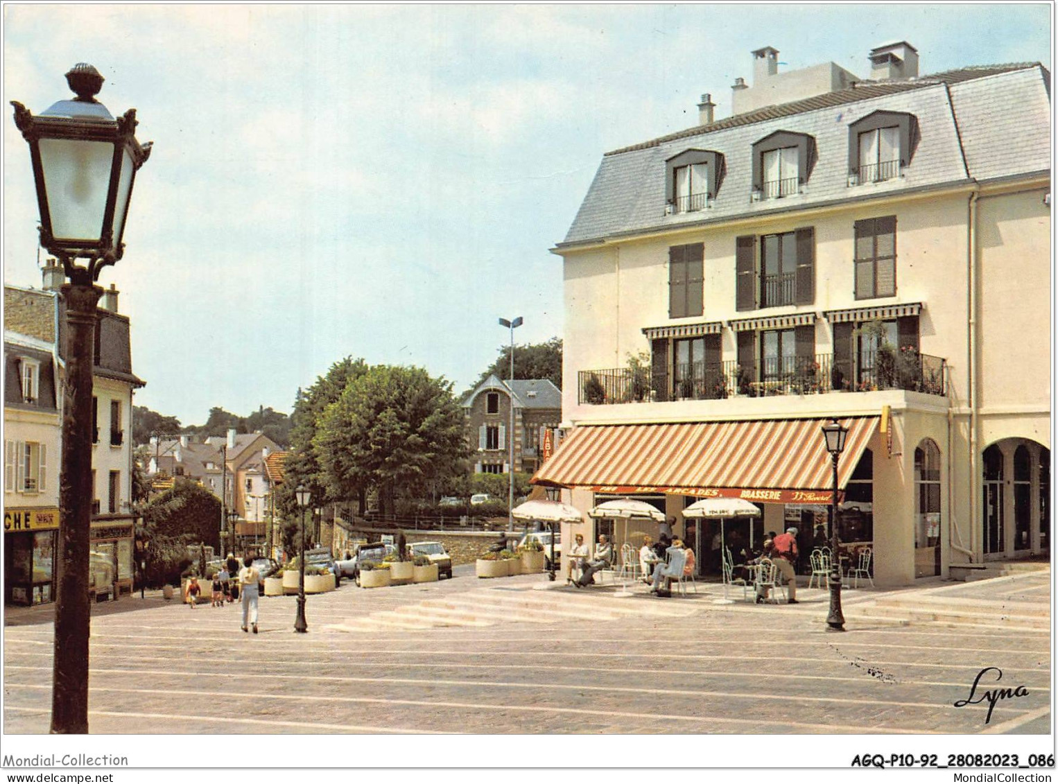 AGQP10-0806-92 - GACHES - Place St-louis  - Garches