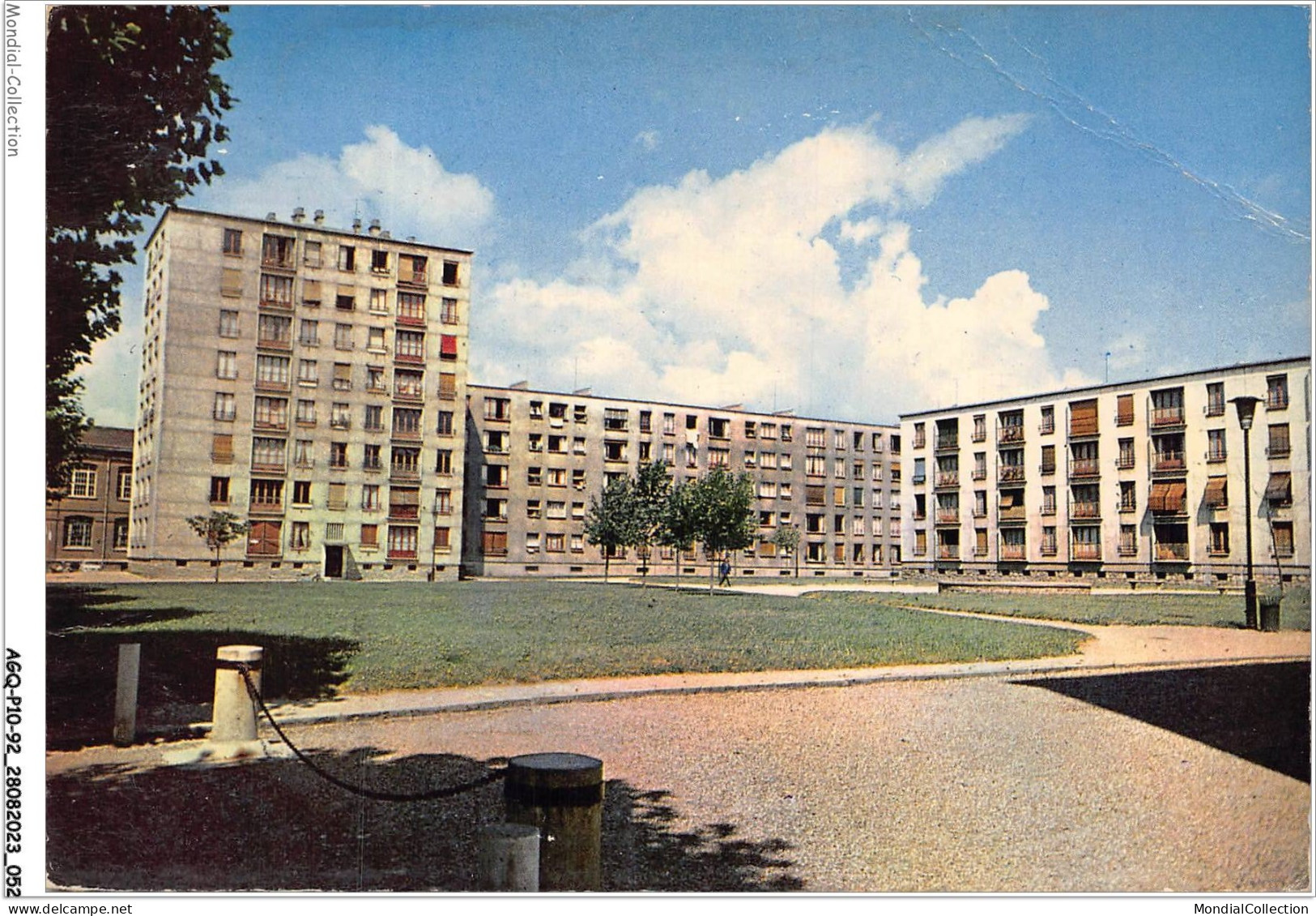 AGQP10-0789-92 - ISSY-LES-MOULINEAUX - Les Grands Ensembles Avenue Aristide Briand  - Issy Les Moulineaux