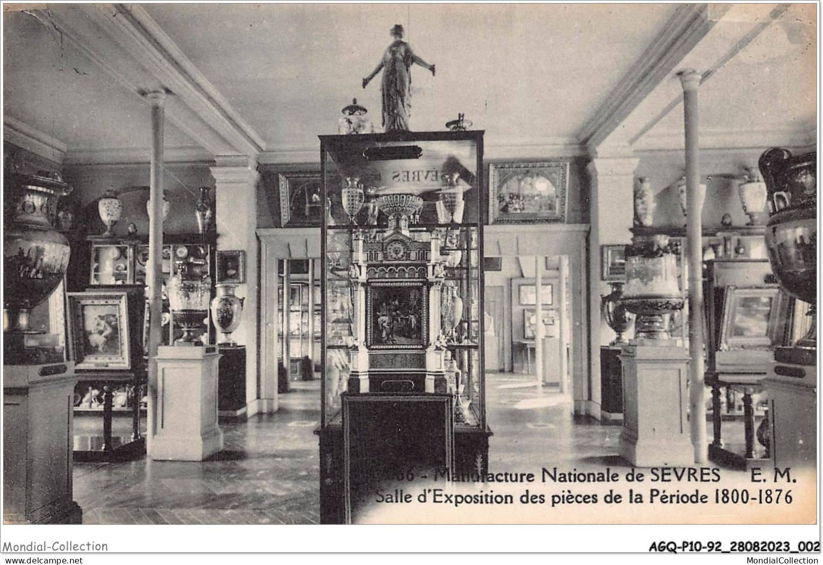 AGQP10-0764-92 - Manifacture Nationale De SEVRES - Salle D'exposition Des Pièces De La Période 1800-1876  - Sevres