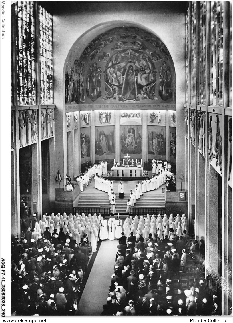 AGQP7-0581-41 - BLOIS - Basilique Notre-dame De La Trinité - Cérémonie De Communion Solennelie  - Blois