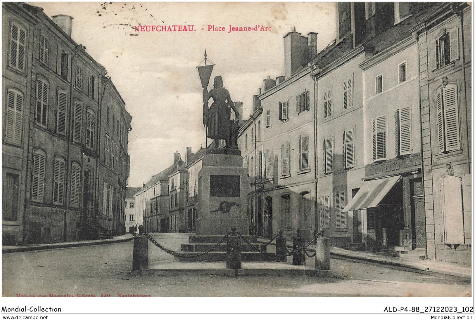 ALDP4-88-0352 - NEUFCHATEAU - Place Jeanne D'arc - Neufchateau