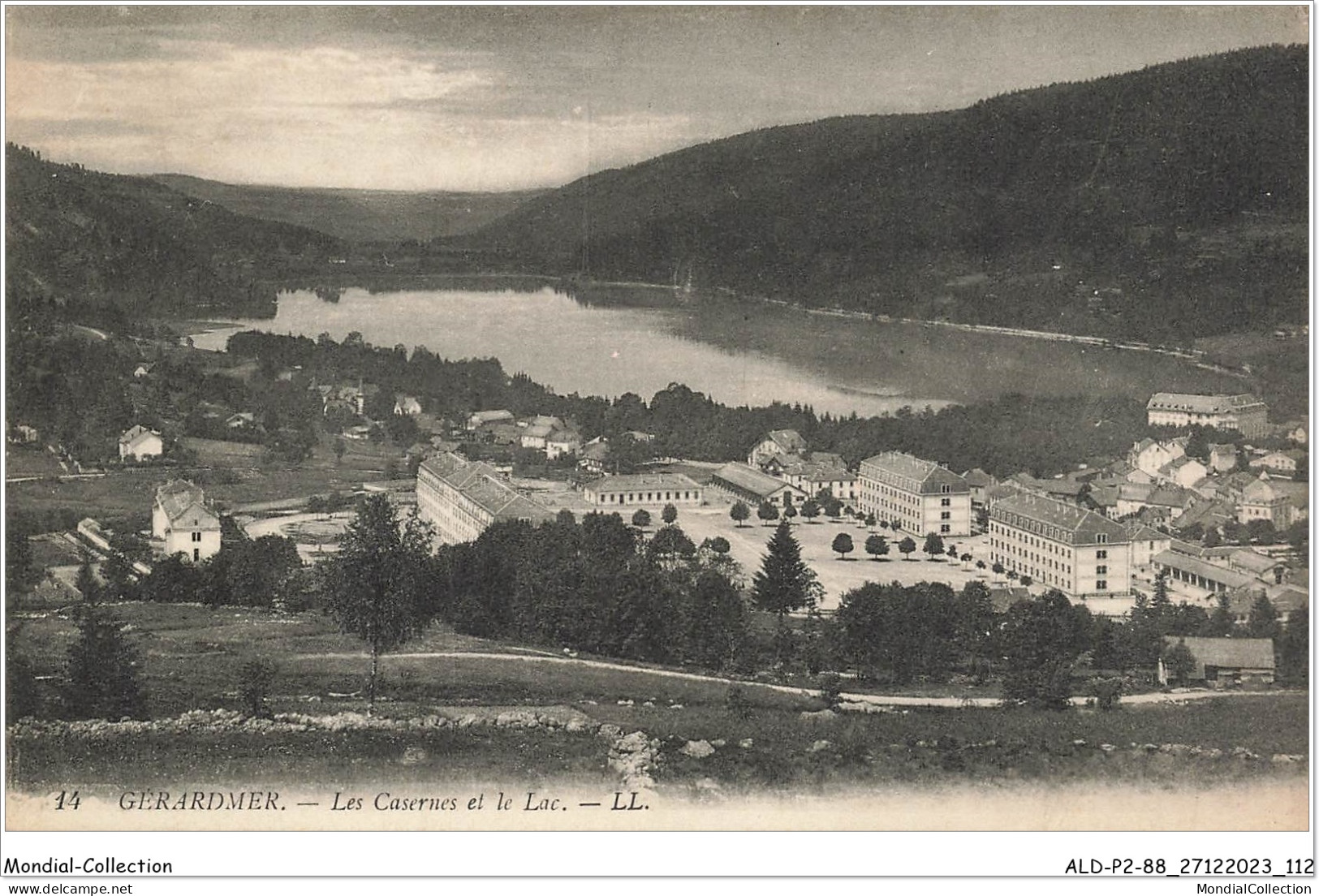 ALDP2-88-0157 - GERARDMER - Les Casernes Et Le Lac - Gerardmer