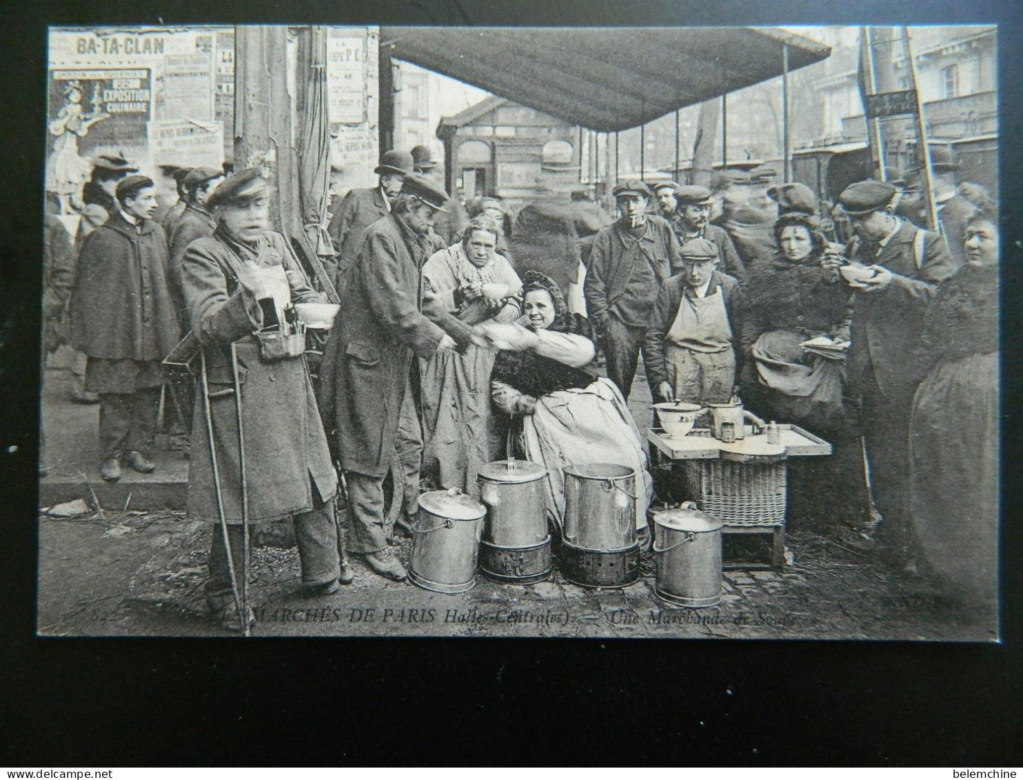 LES MARCHES DE PARIS                HALLES CENTRALES                UNE MARCHANDE DE SOUPE - Autres & Non Classés