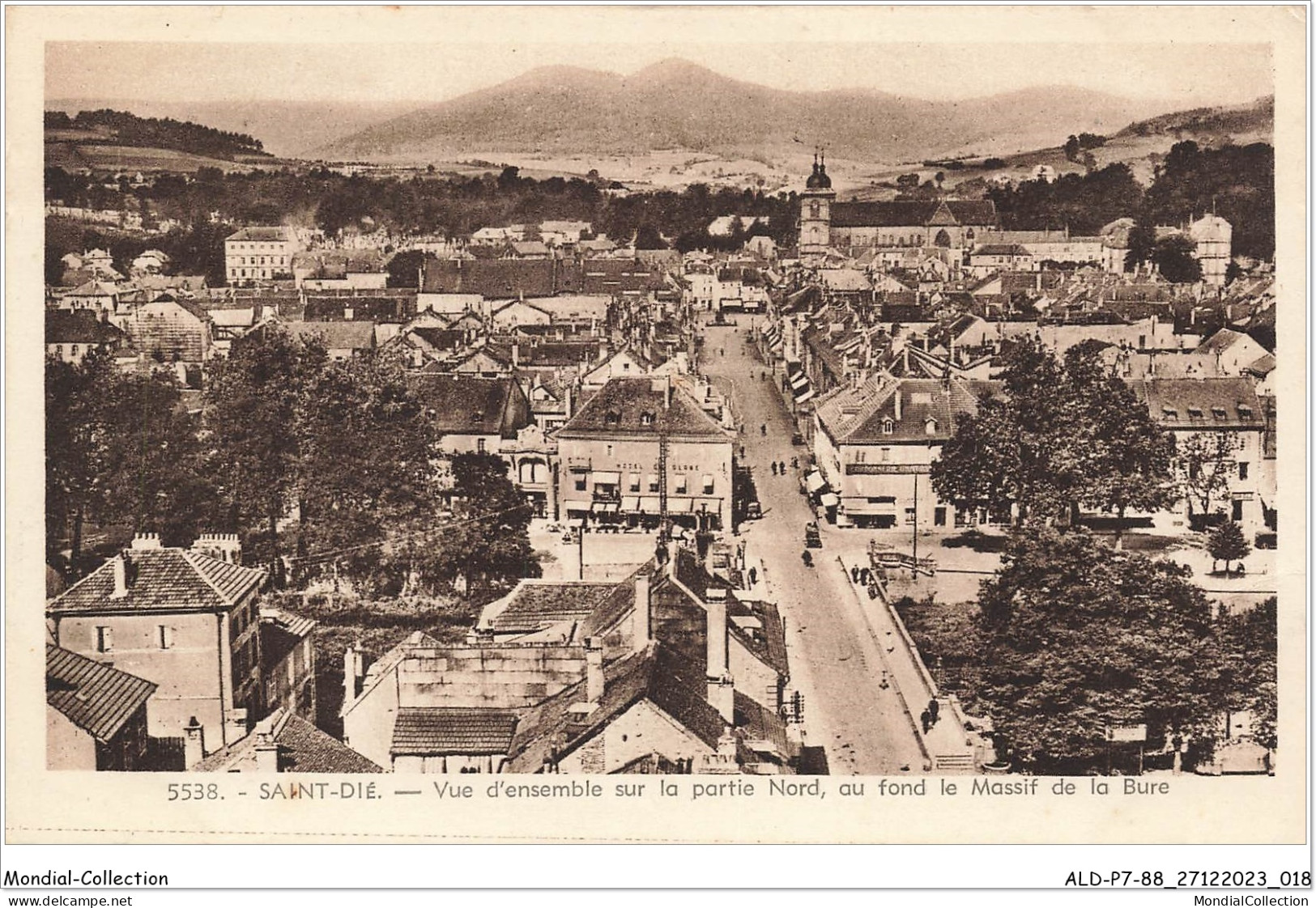 ALDP7-88-0610 - SAINT-DIE - Vue D'ensemble Sur La Partie Nord - Au Fond Le Massif De La Bure - Saint Die