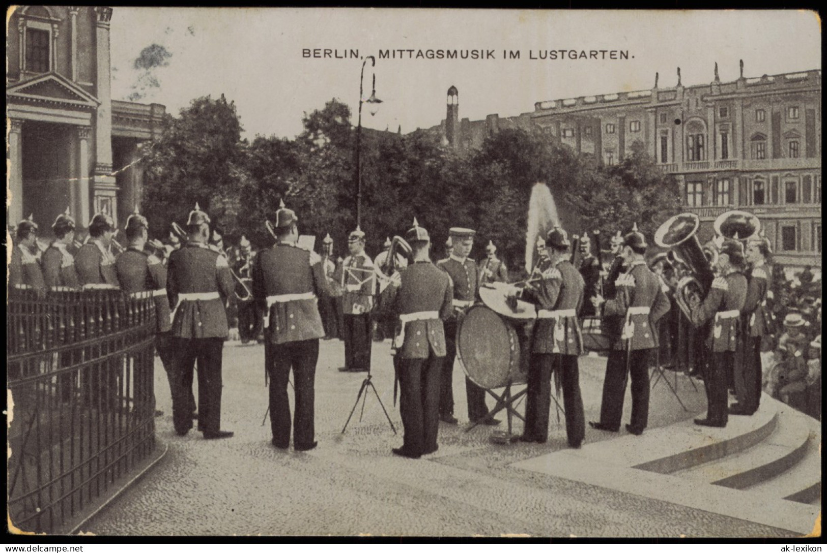 Ansichtskarte Mitte-Berlin Mittagsmusik Lustgarten - Weltstadtbilder 1914 - Mitte