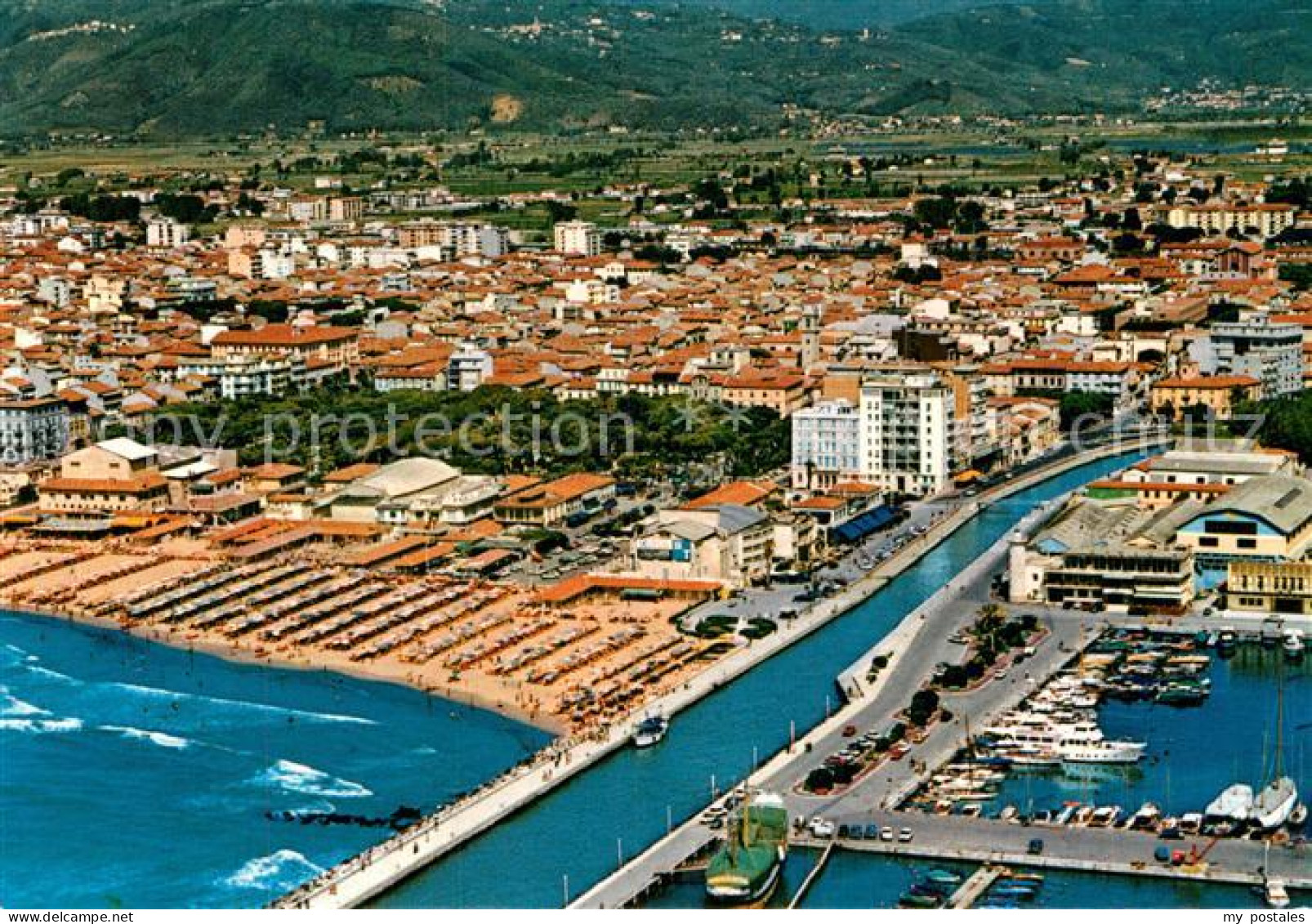 72949435 Viareggio Fliegeraufnahme Hafen Viareggio - Autres & Non Classés