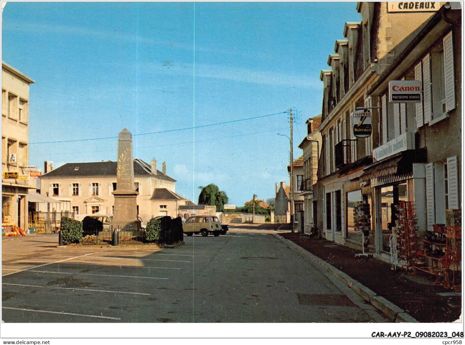 CAR-AAYP2-14-0099 - ARGENCES - BD Delan Et Le Monument Aux Morts - Sonstige & Ohne Zuordnung
