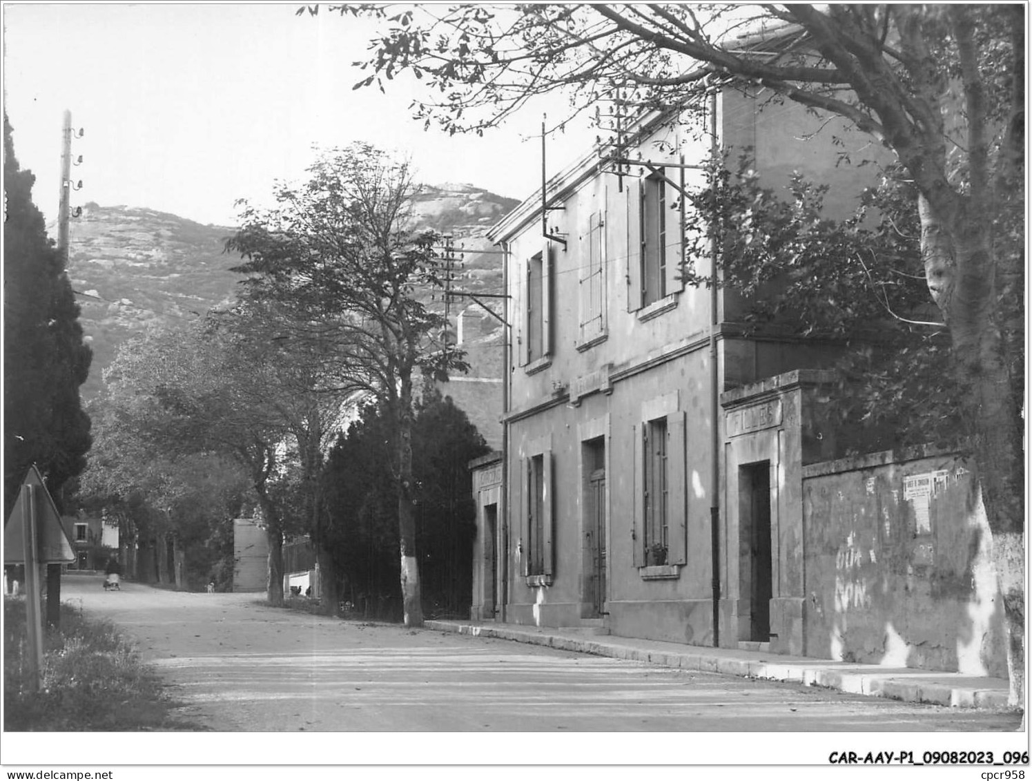 CAR-AAYP1-13-0049 - LAMANON - Groupe Scolaire Et Avenue - Andere & Zonder Classificatie